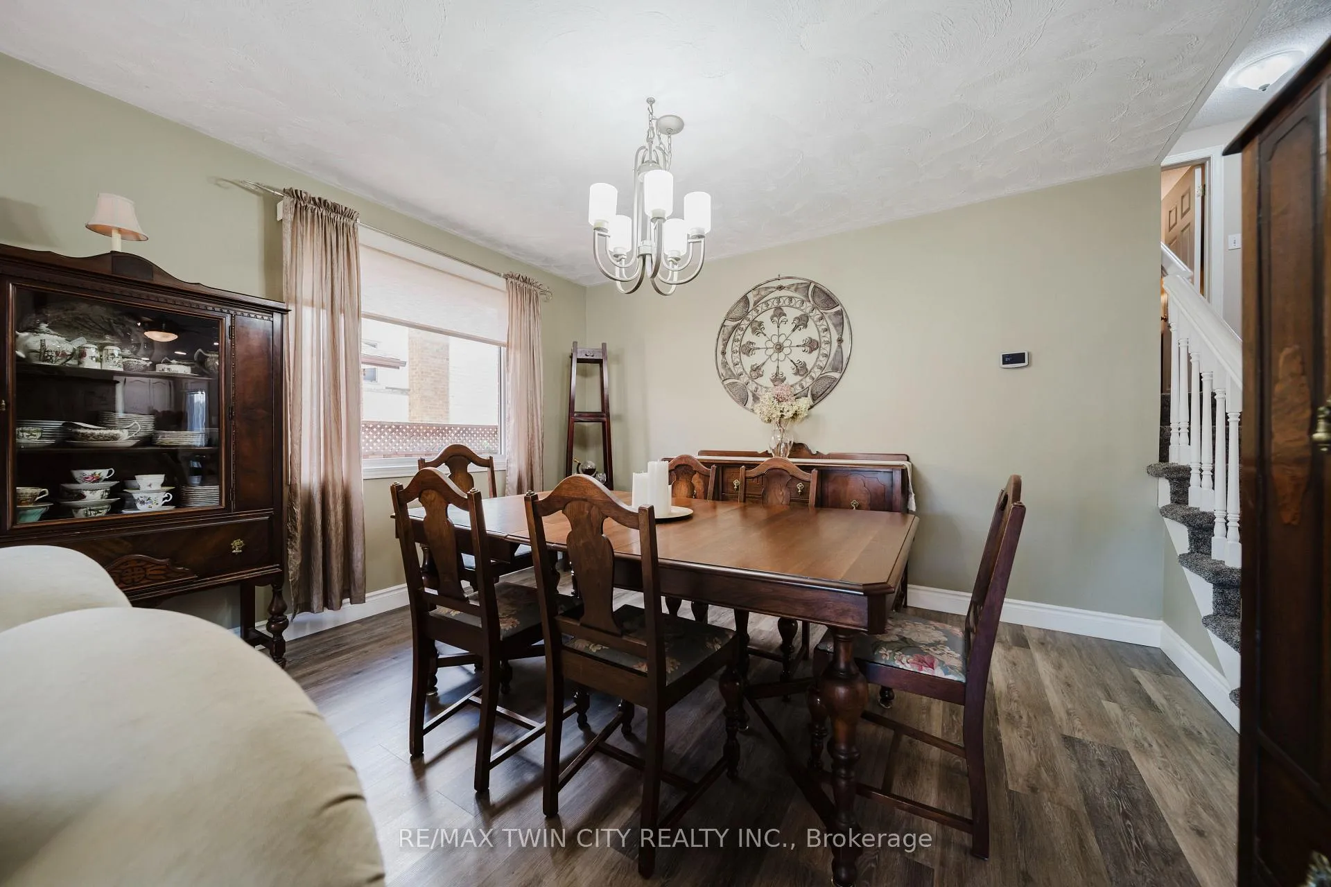 Photo 8 of 491 Appledale Crescent, Waterloo — HOMEH