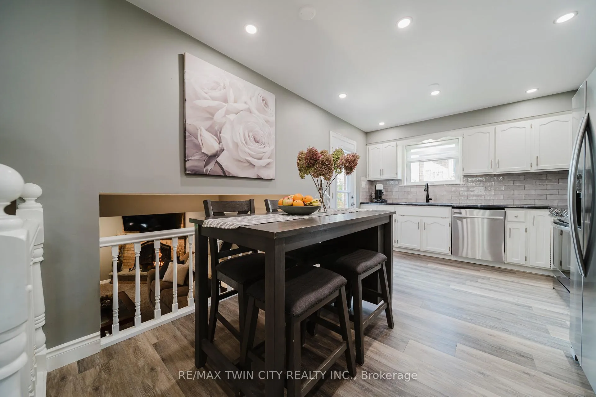 Photo 15 of 491 Appledale Crescent, Waterloo — HOMEH