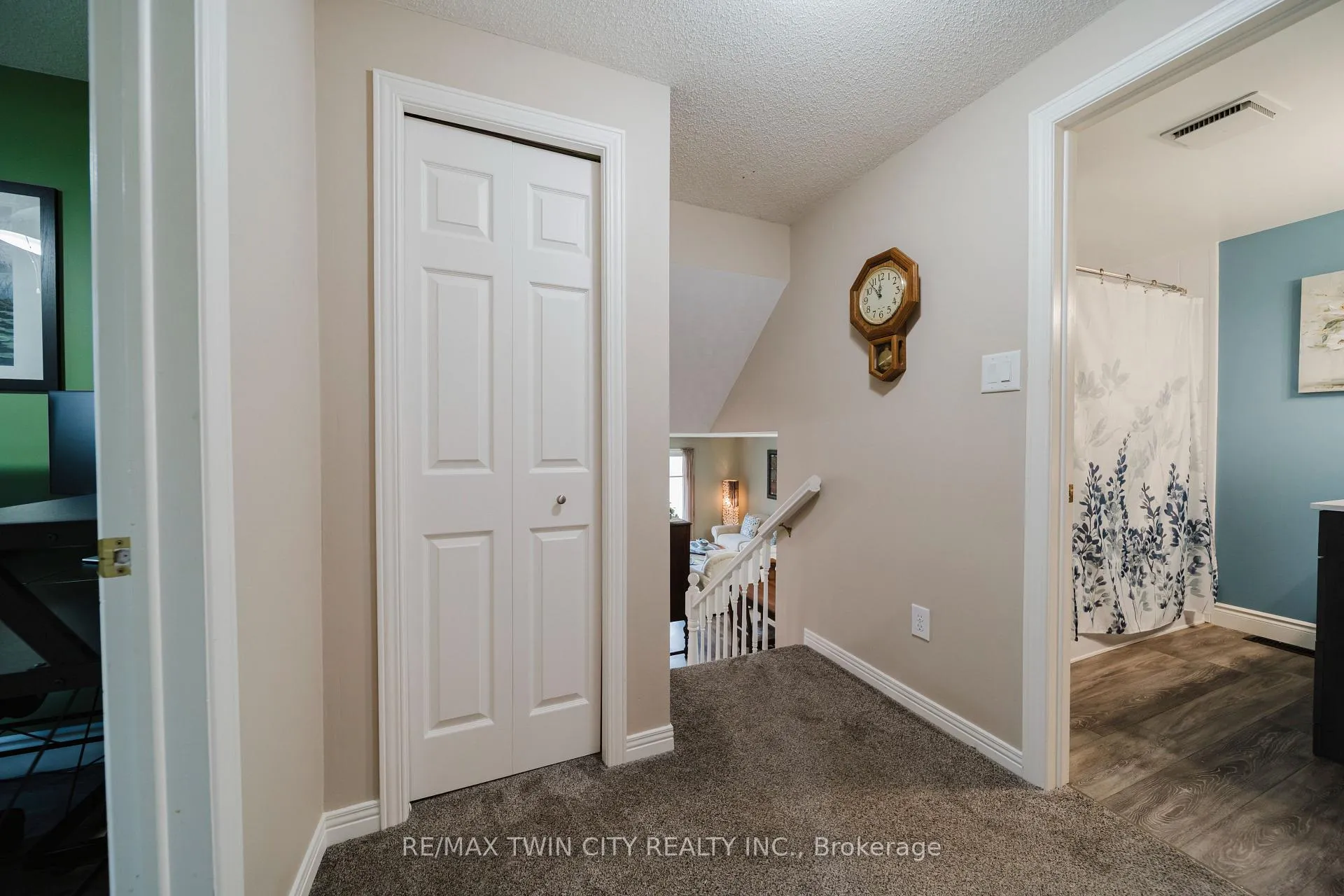 Photo 17 of 491 Appledale Crescent, Waterloo — HOMEH