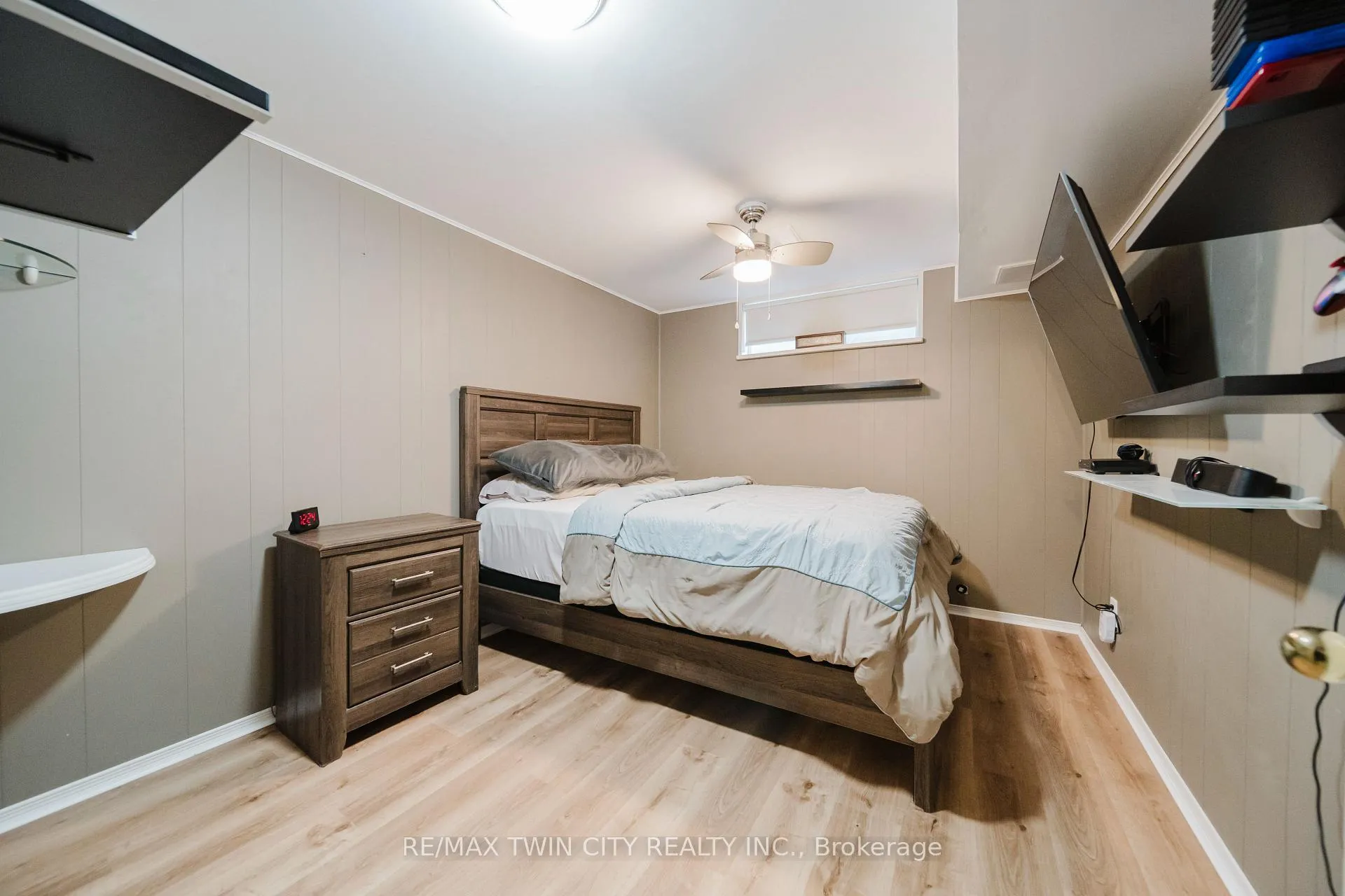 Photo 35 of 491 Appledale Crescent, Waterloo — HOMEH