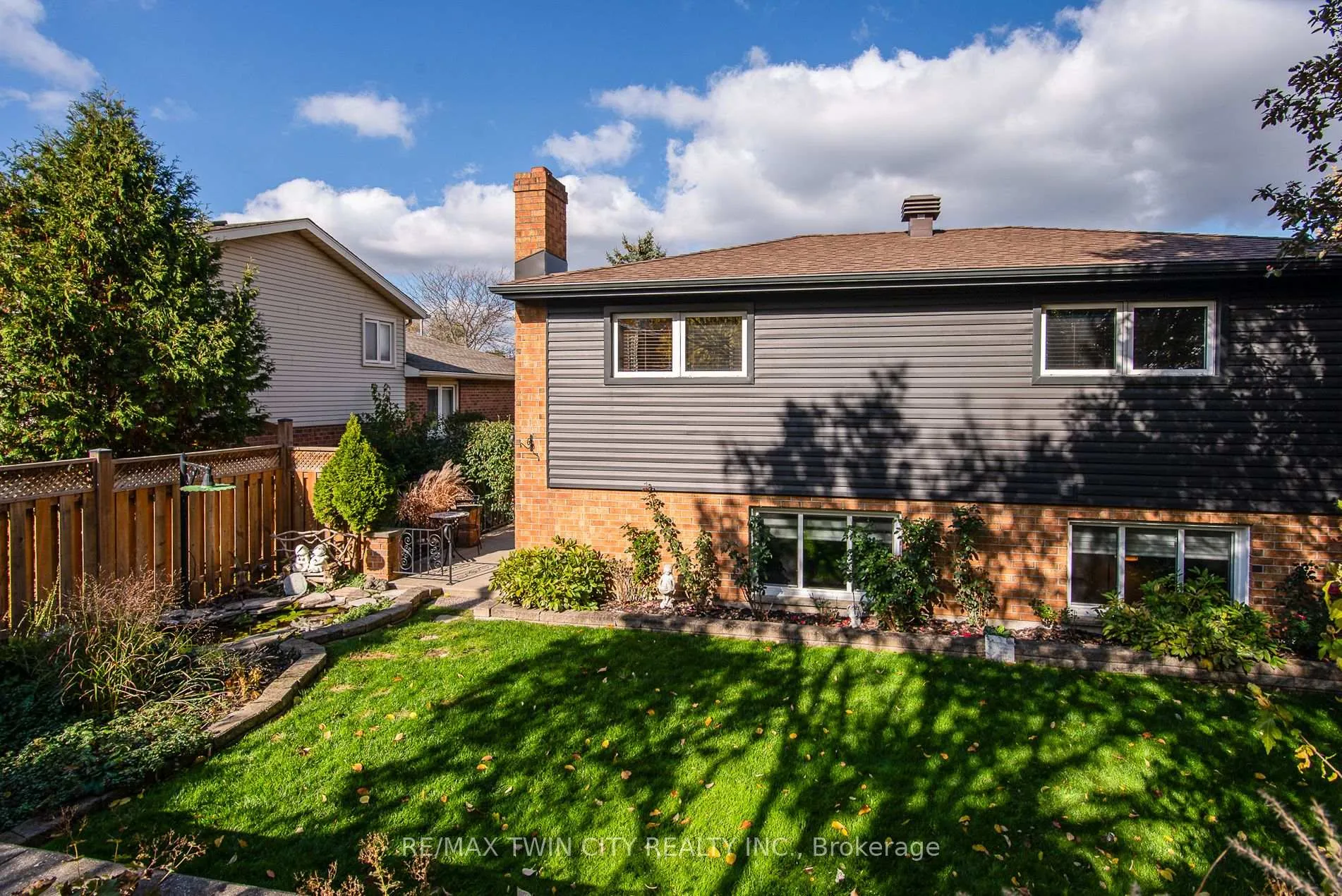 Photo 40 of 491 Appledale Crescent, Waterloo — HOMEH