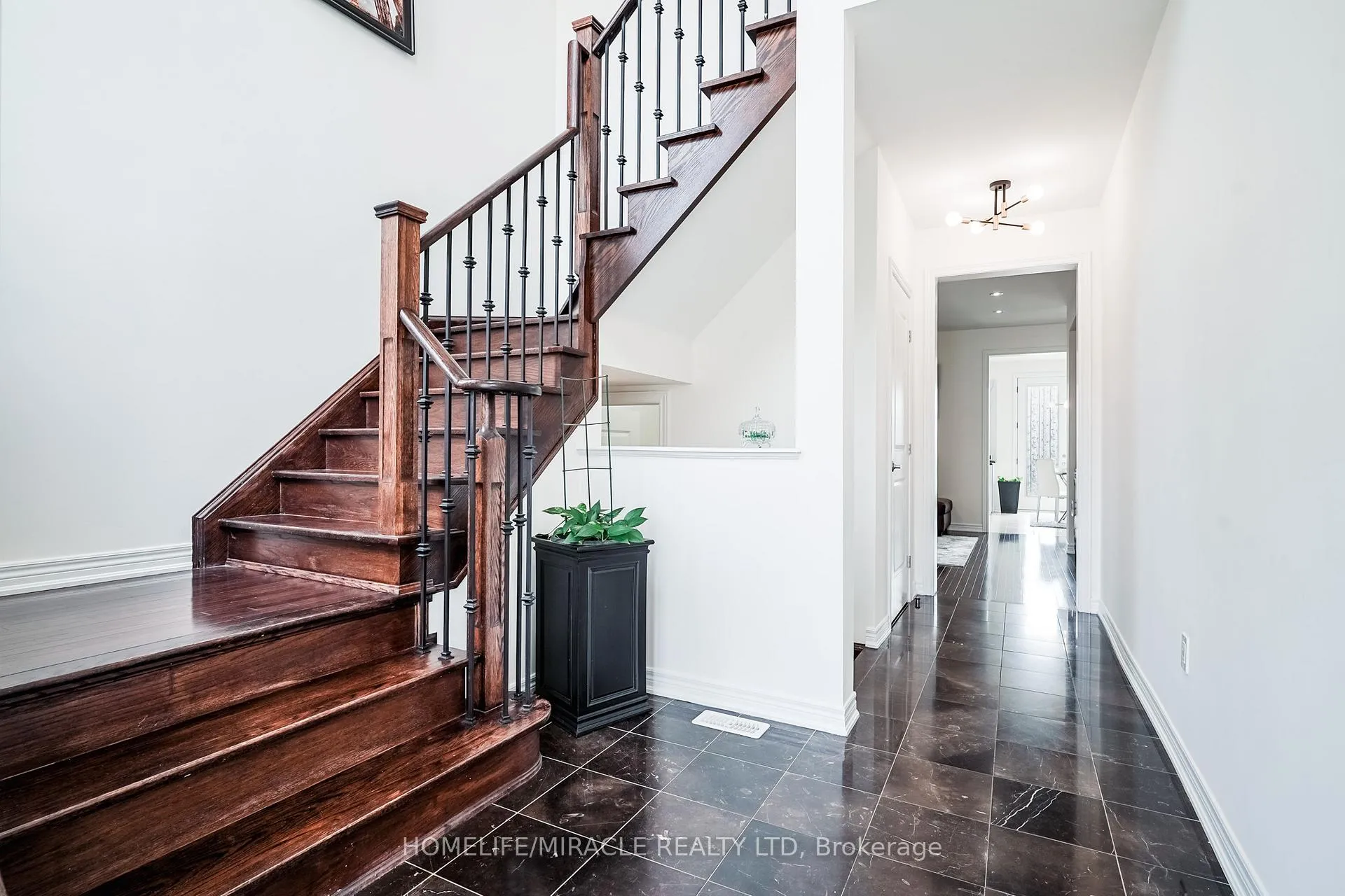 Photo 6 of 19 Wardlaw Place, Vaughan, Vellore Village — HOMEH