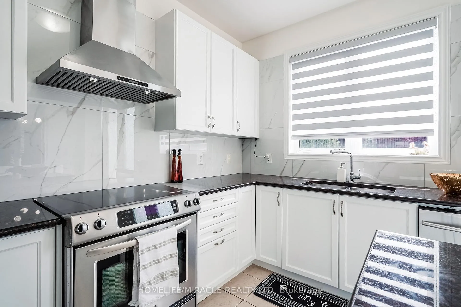 Photo 13 of 19 Wardlaw Place, Vaughan, Vellore Village — HOMEH