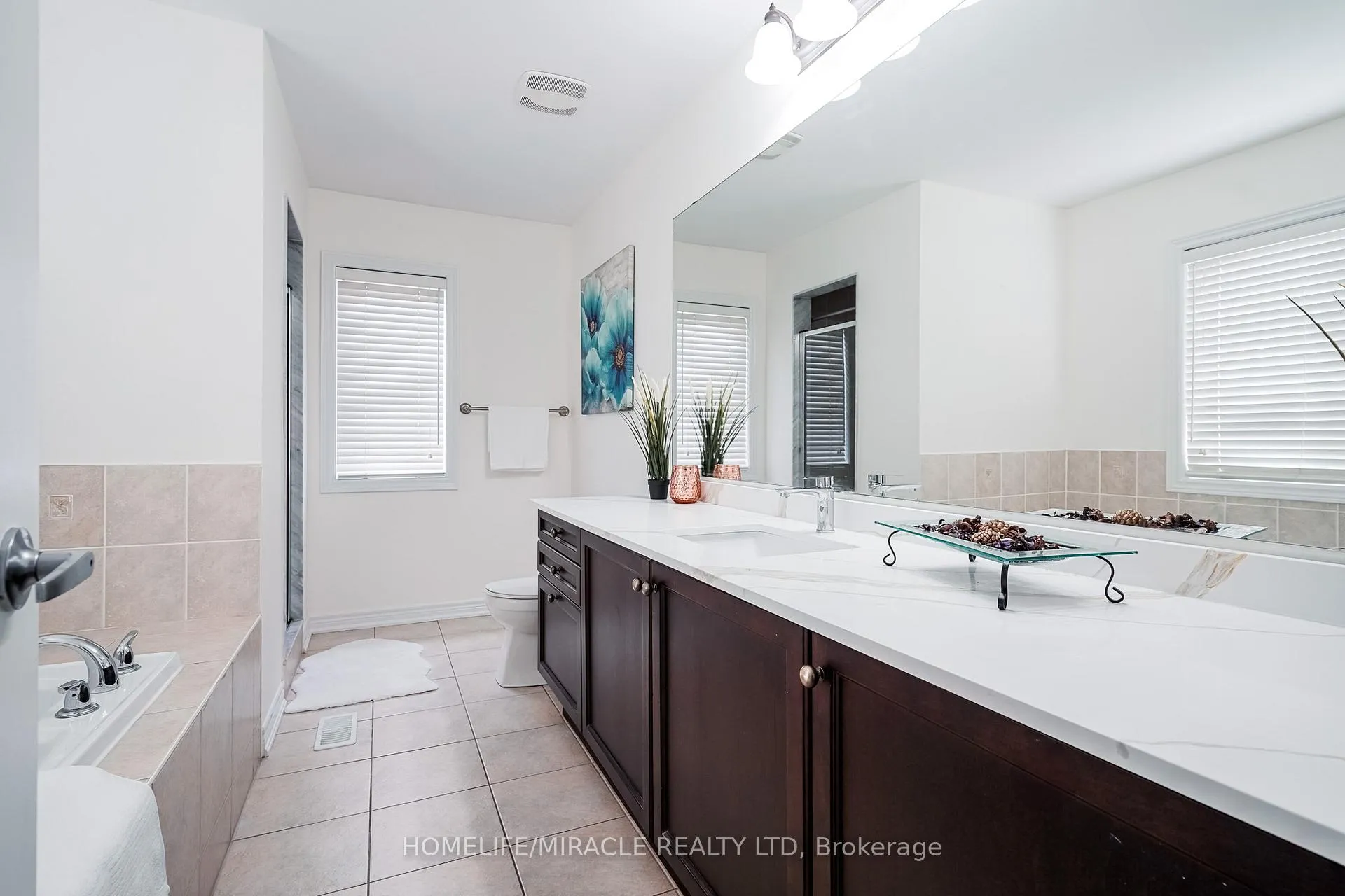 Photo 24 of 19 Wardlaw Place, Vaughan, Vellore Village — HOMEH