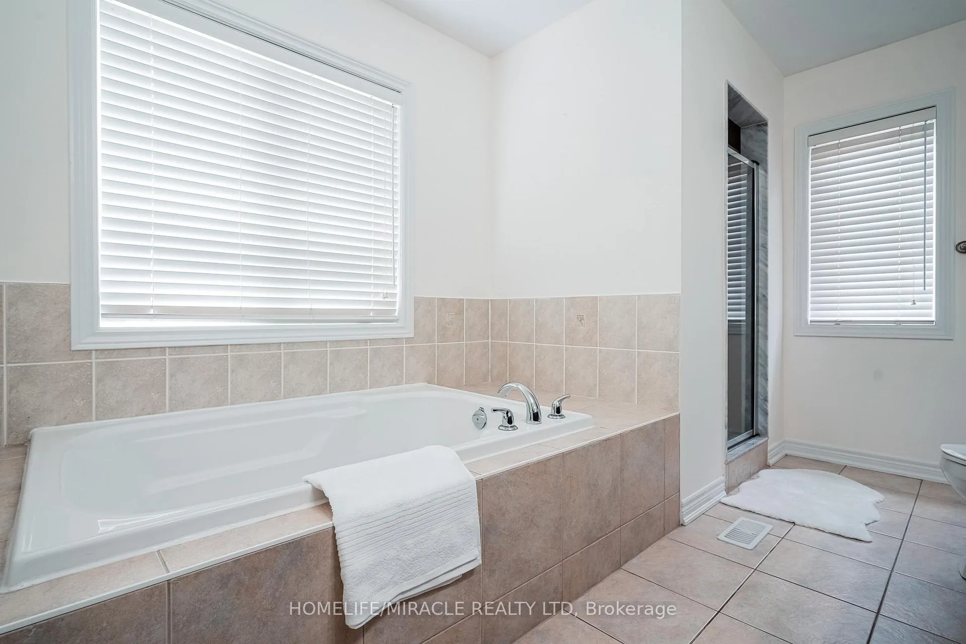 Photo 25 of 19 Wardlaw Place, Vaughan, Vellore Village — HOMEH