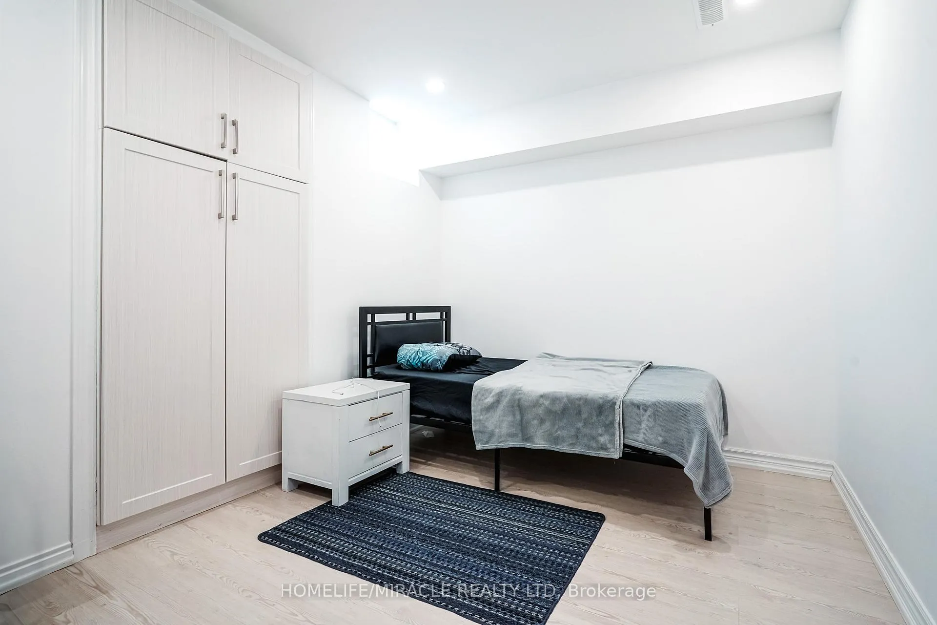 Photo 36 of 19 Wardlaw Place, Vaughan, Vellore Village — HOMEH