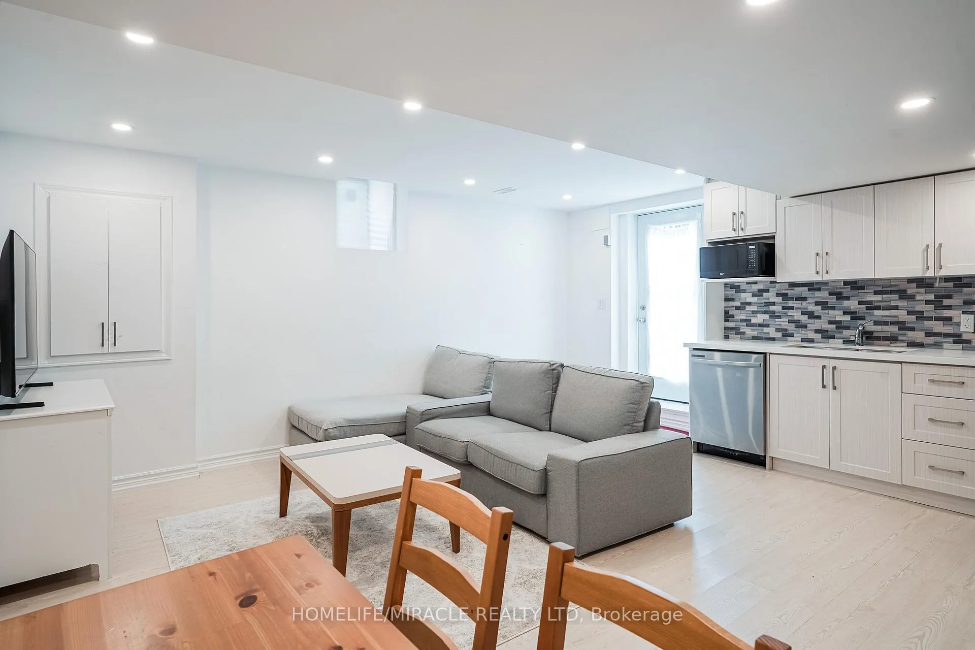 Photo 40 of 19 Wardlaw Place, Vaughan, Vellore Village — HOMEH