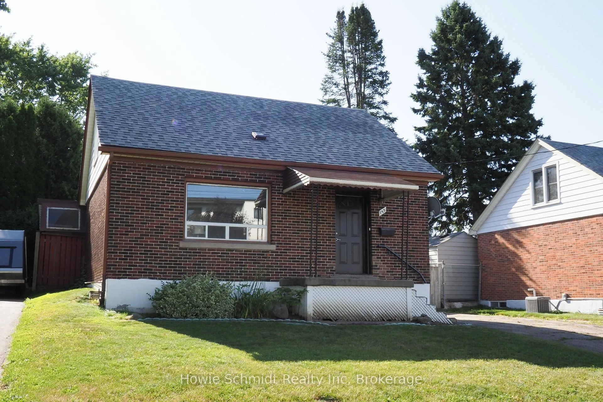 Photo 2 of 195 Sixth Avenue, Kitchener — HOMEH