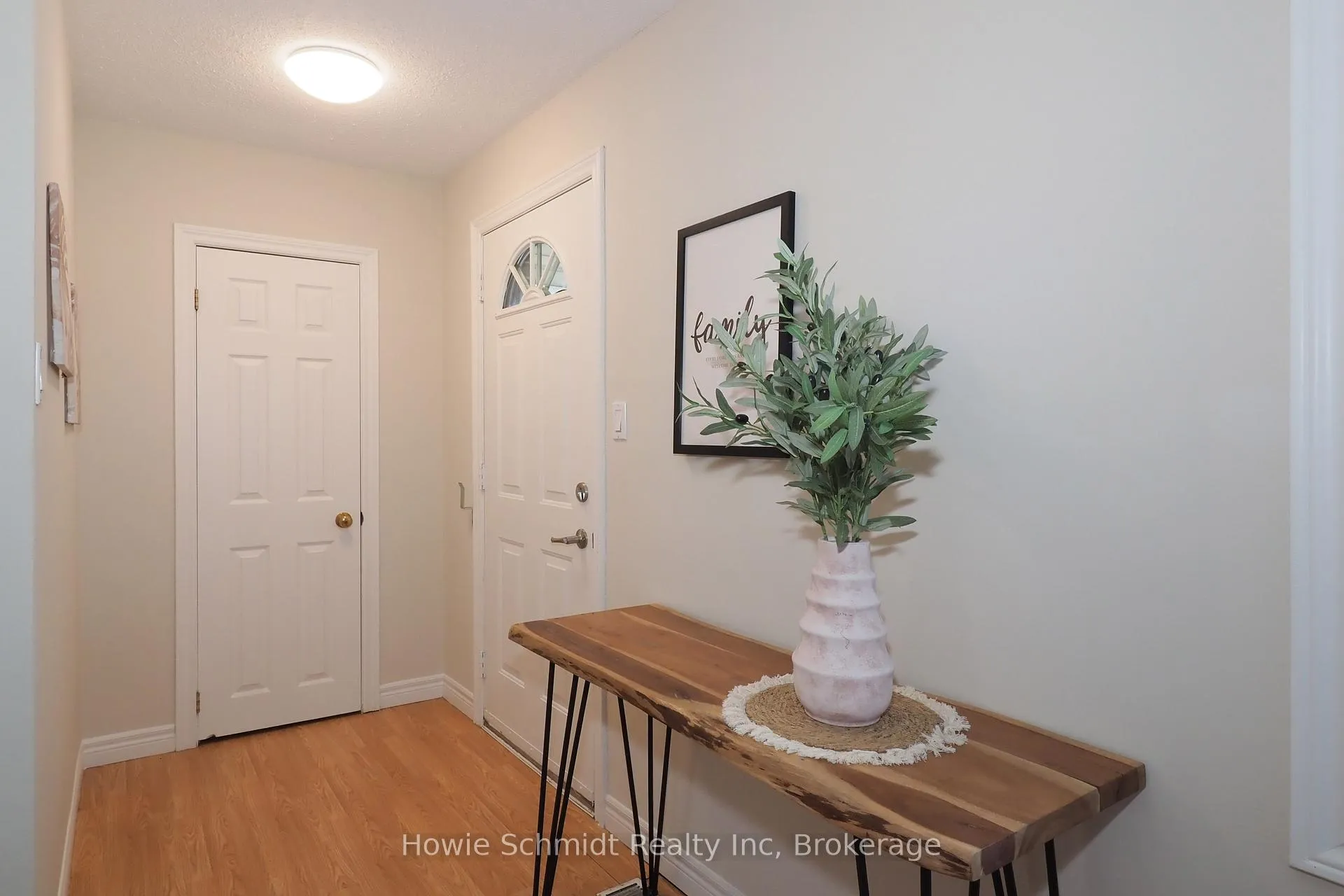 Photo 3 of 195 Sixth Avenue, Kitchener — HOMEH