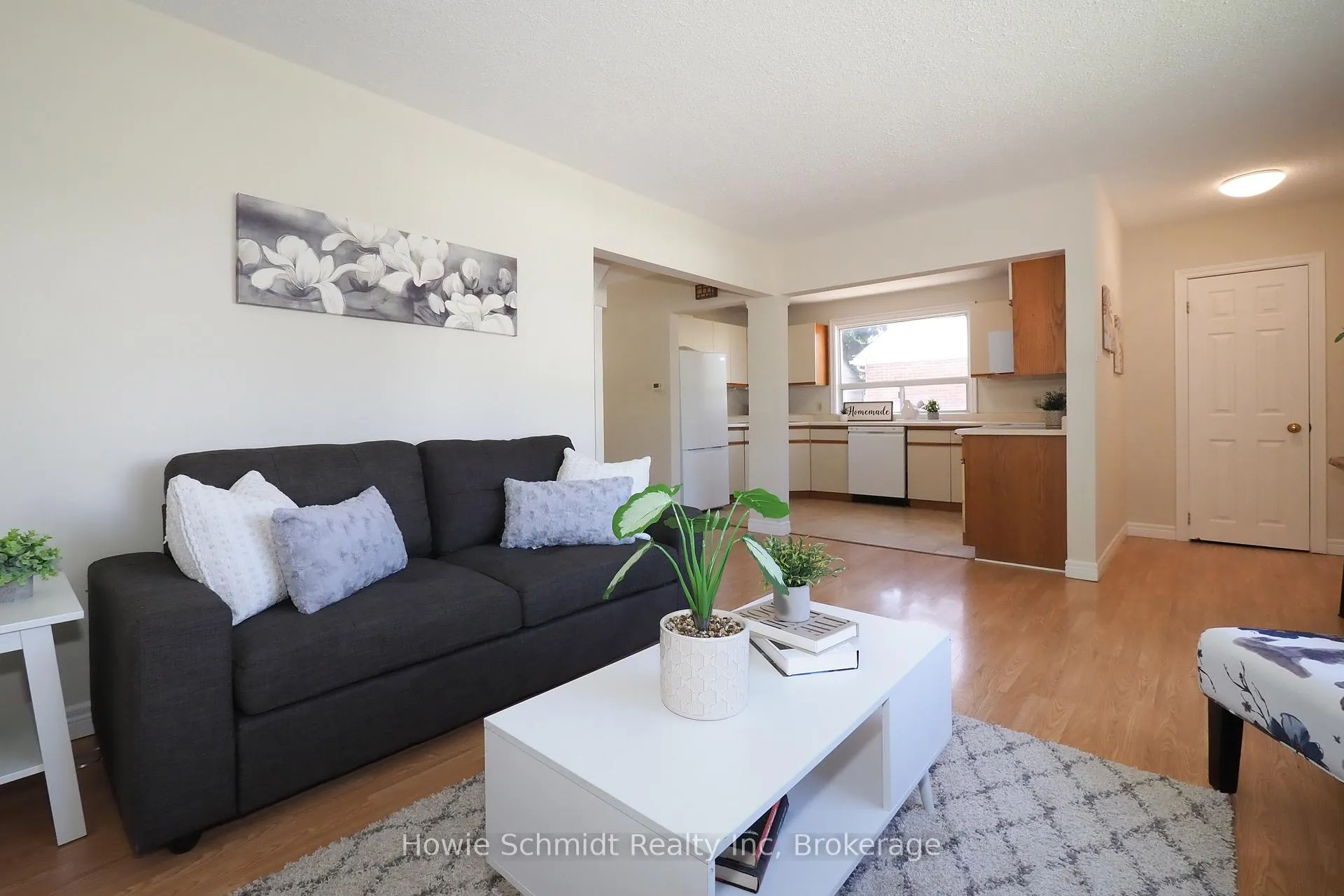 Photo 10 of 195 Sixth Avenue, Kitchener — HOMEH
