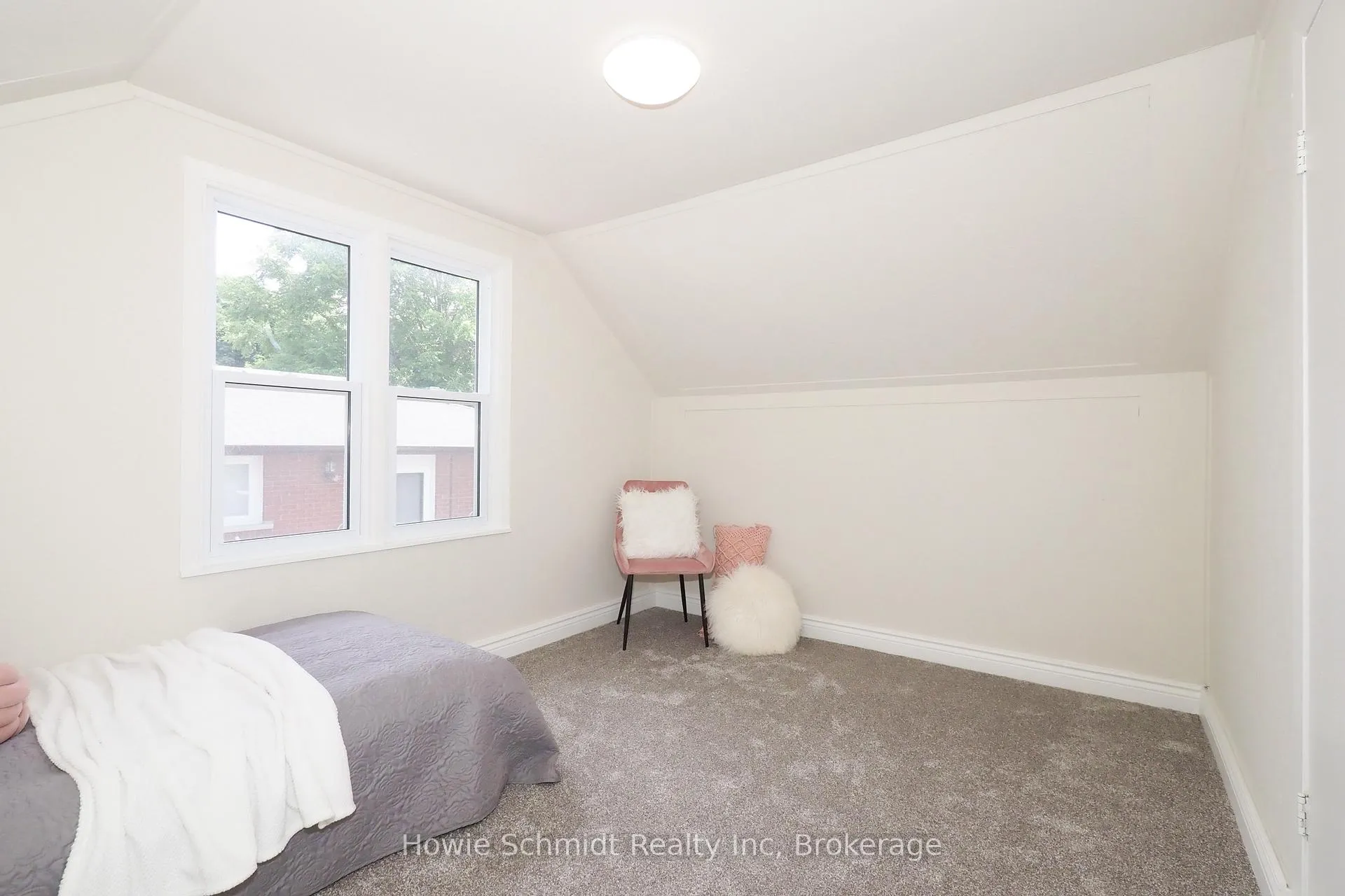 Photo 31 of 195 Sixth Avenue, Kitchener — HOMEH