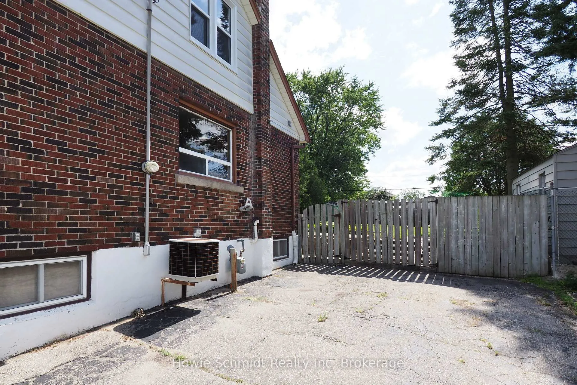 Photo 46 of 195 Sixth Avenue, Kitchener — HOMEH