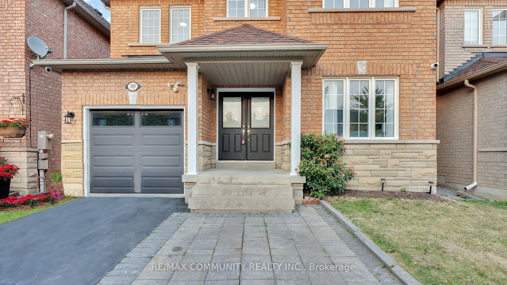 Photo 3 of 303 Williamson Road, Markham, Greensborough — HOMEH