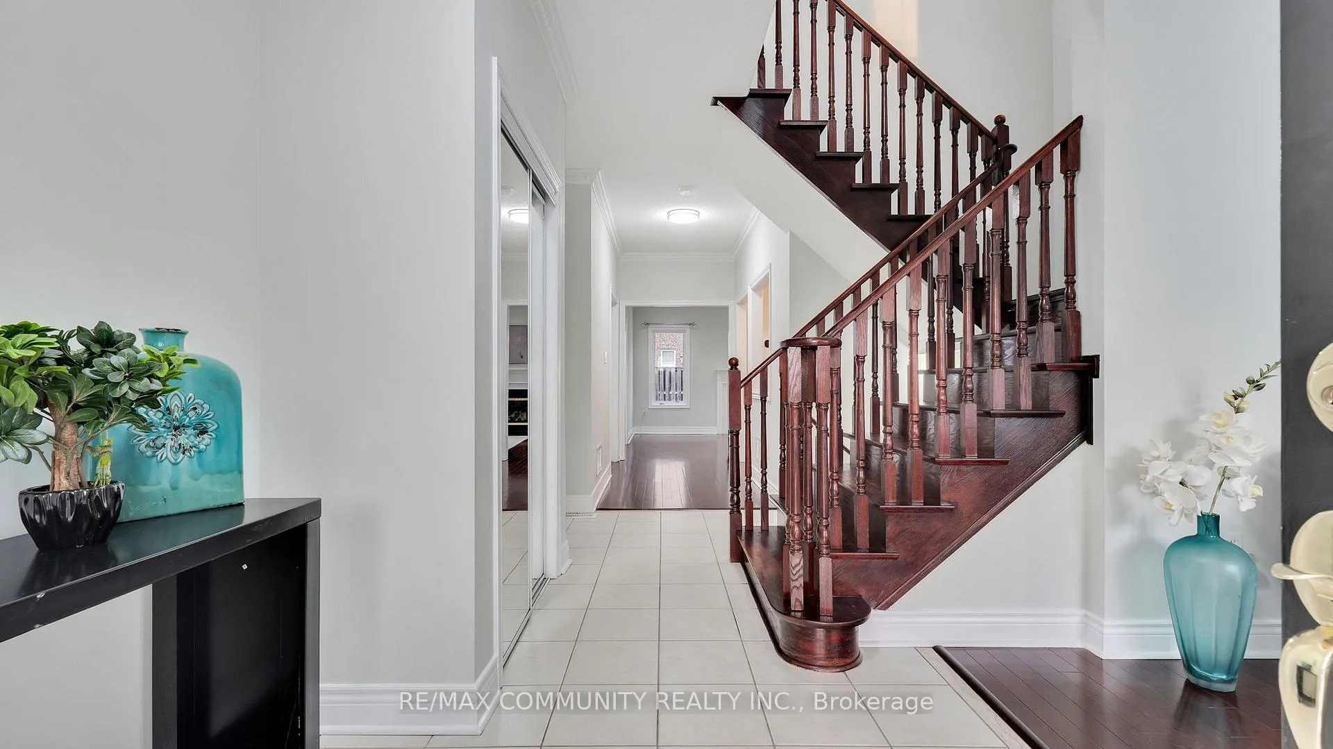 Photo 4 of 303 Williamson Road, Markham, Greensborough — HOMEH