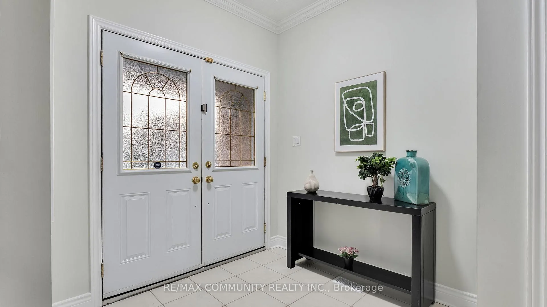 Photo 5 of 303 Williamson Road, Markham, Greensborough — HOMEH