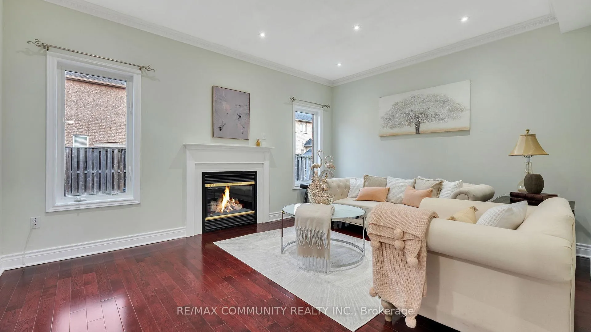 Photo 13 of 303 Williamson Road, Markham, Greensborough — HOMEH