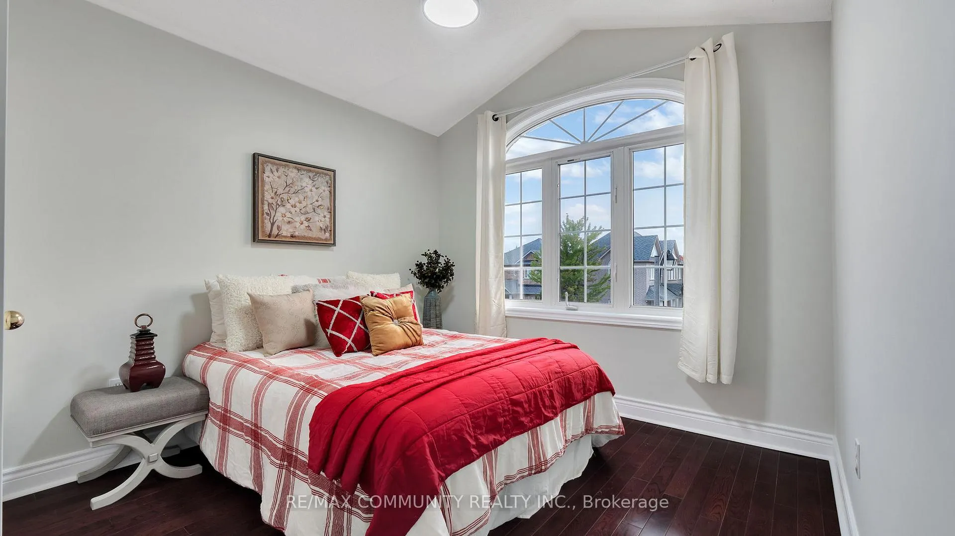 Photo 34 of 303 Williamson Road, Markham, Greensborough — HOMEH