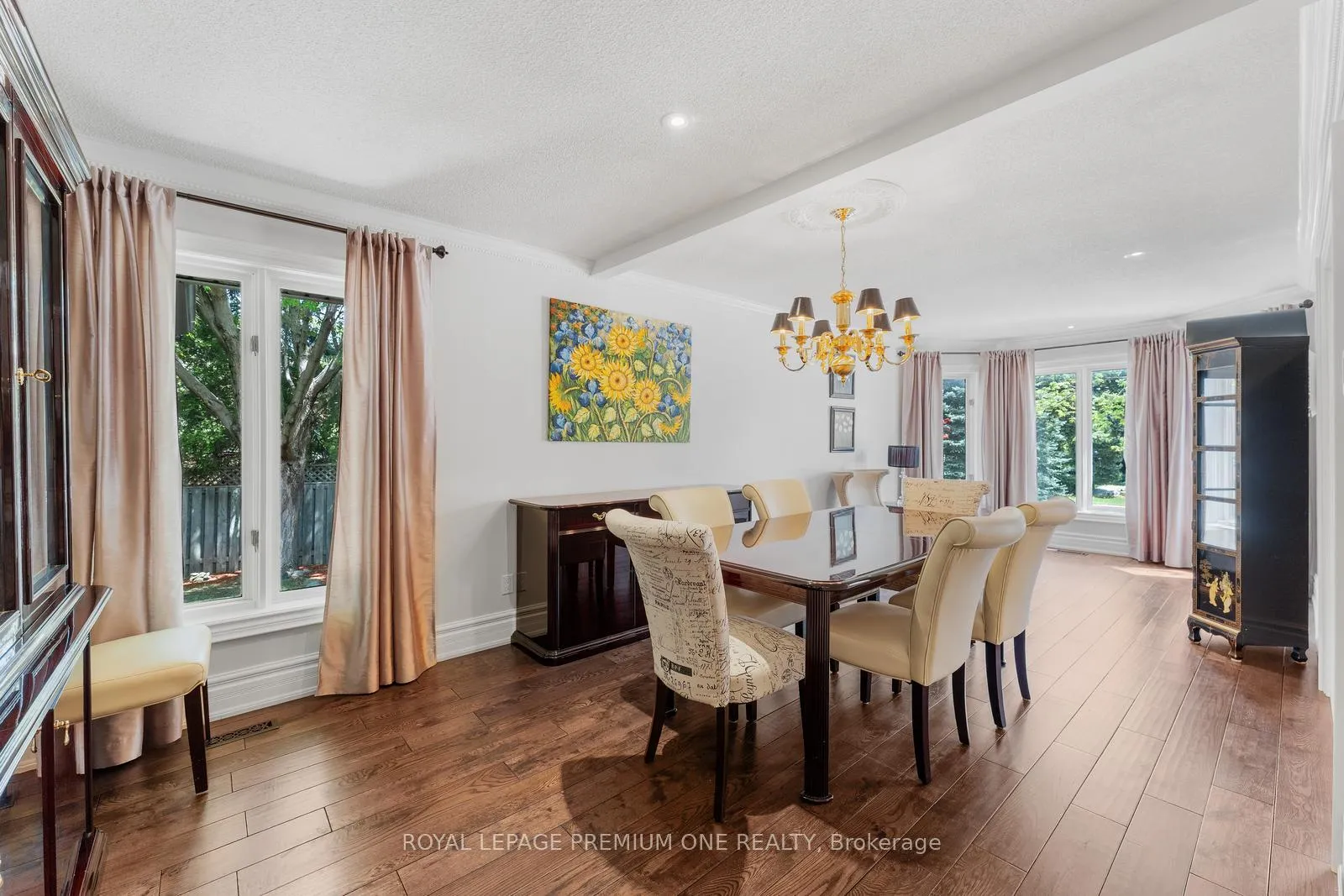 Photo 4 of 2 Angel View Court, Vaughan, Maple — HOMEH