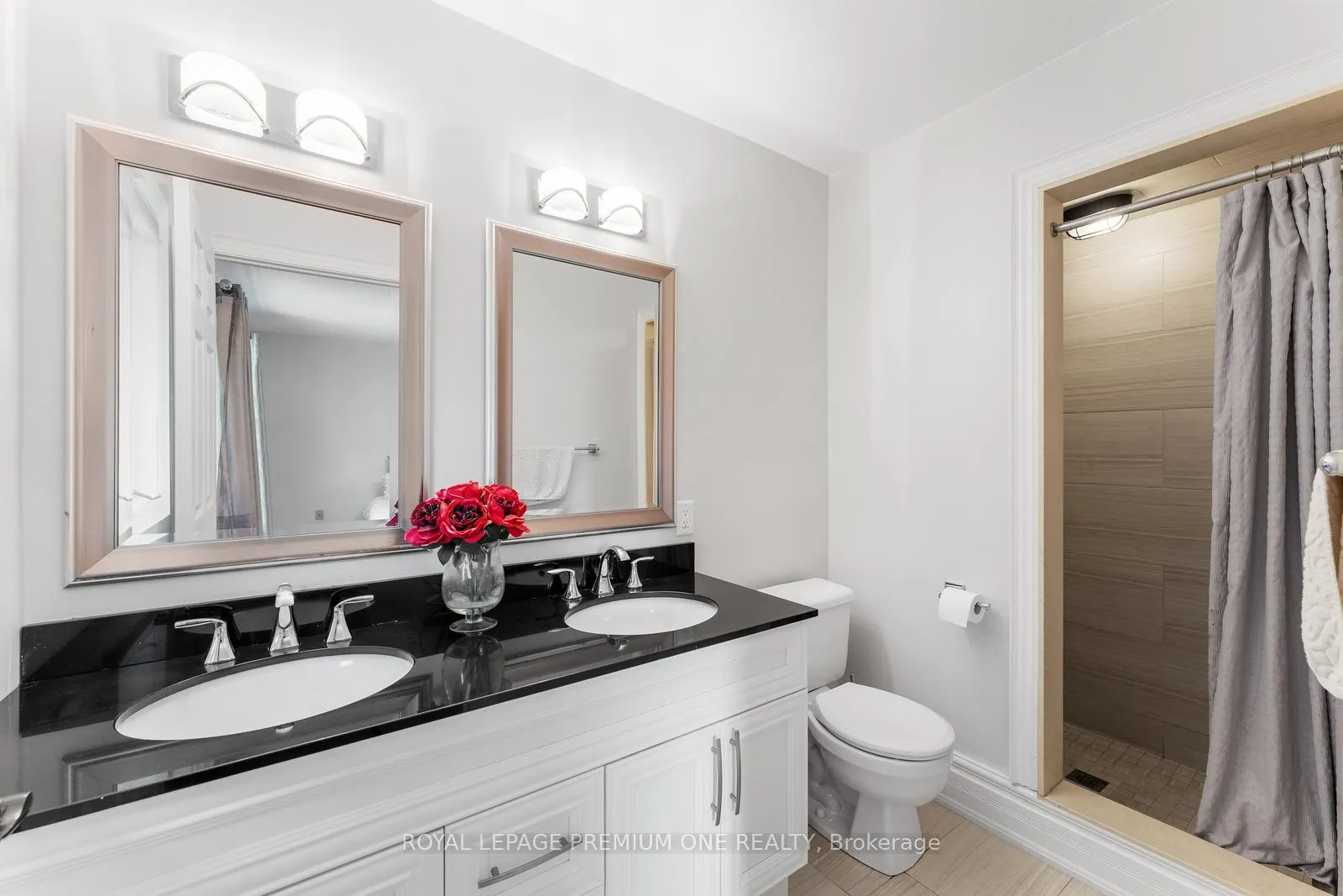 Photo 12 of 2 Angel View Court, Vaughan, Maple — HOMEH