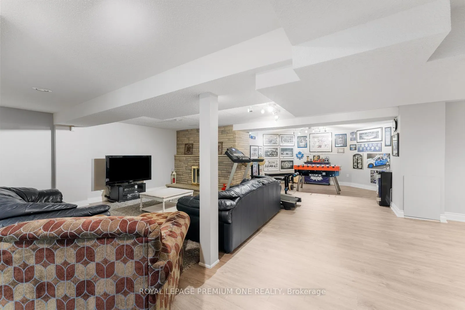 Photo 18 of 2 Angel View Court, Vaughan, Maple — HOMEH
