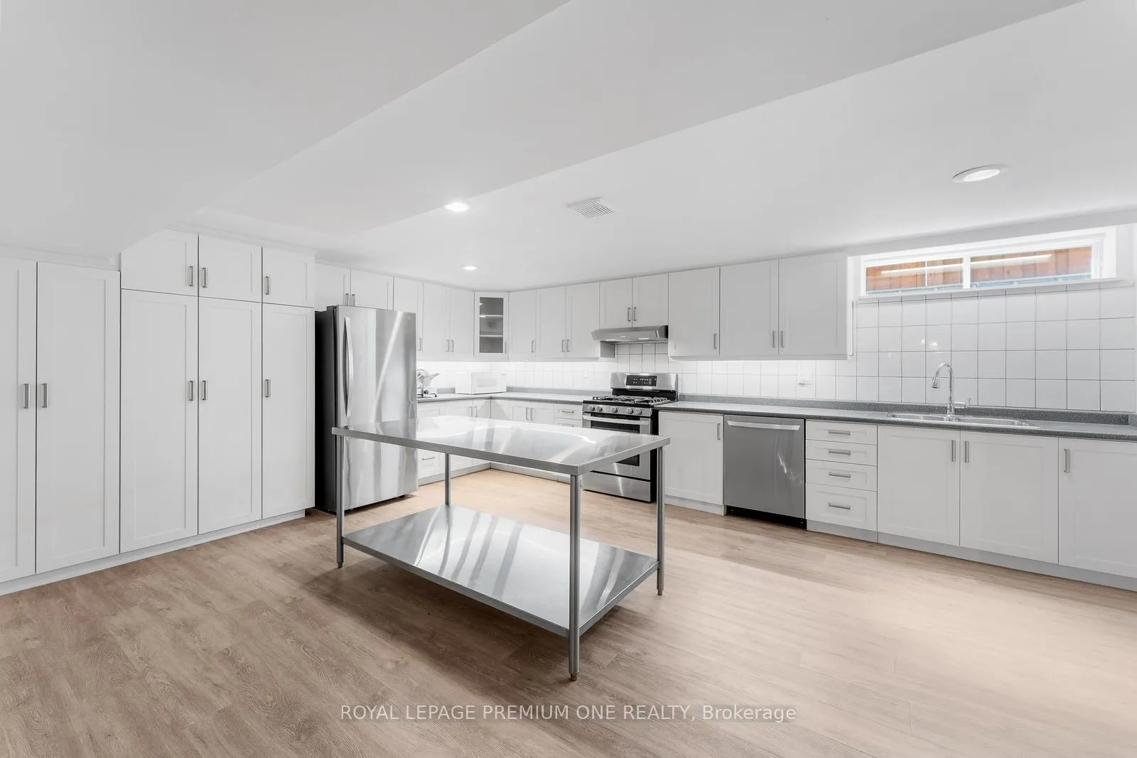 Photo 21 of 2 Angel View Court, Vaughan, Maple — HOMEH