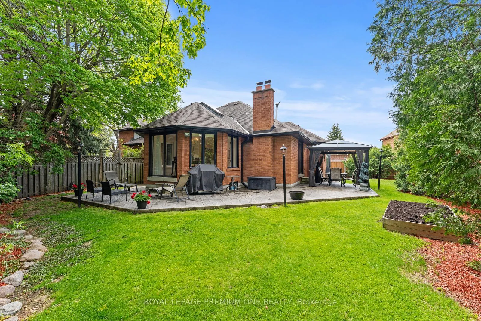 Photo 22 of 2 Angel View Court, Vaughan, Maple — HOMEH