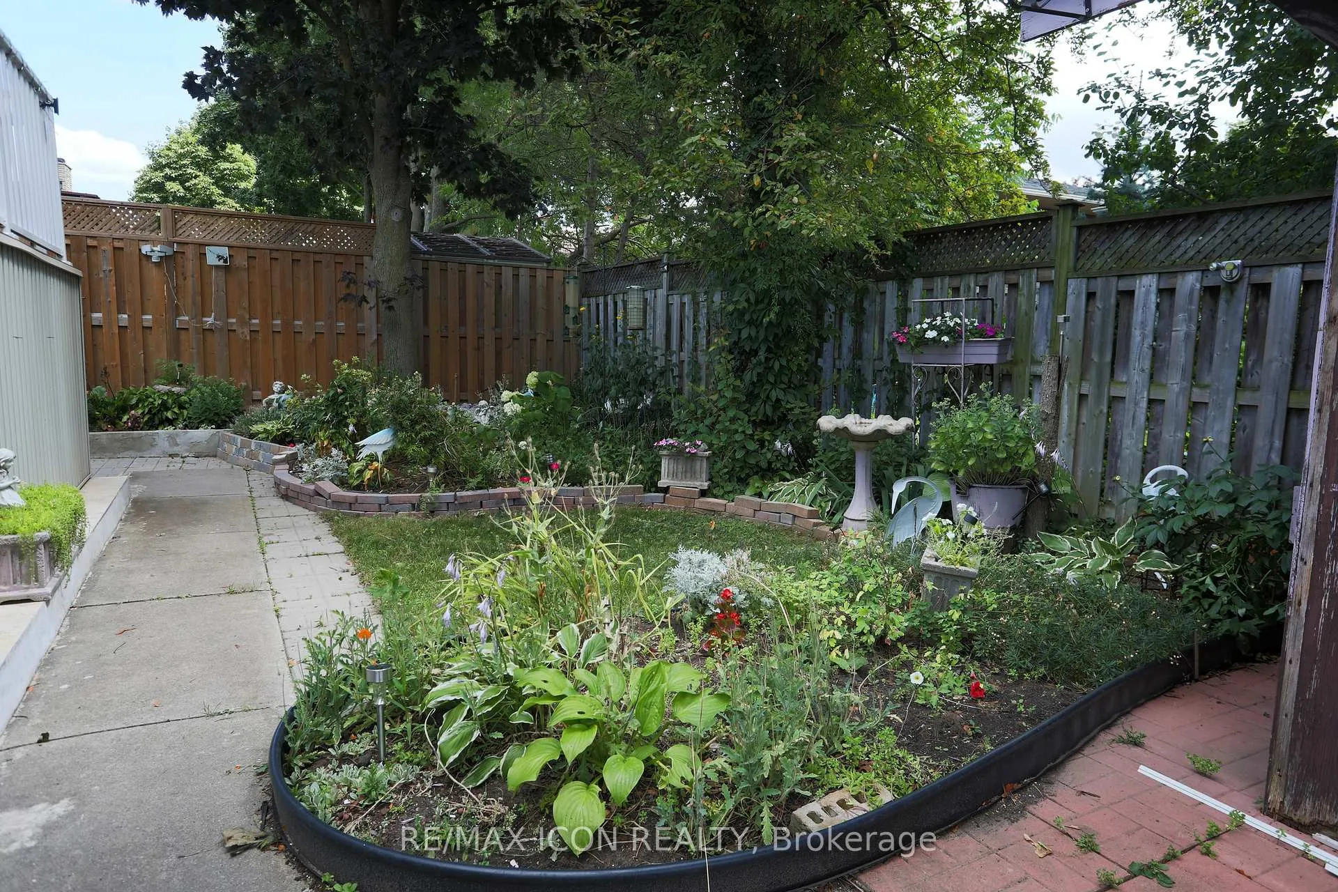 Photo 4 of 107 Roseneath Crescent, Kitchener — HOMEH