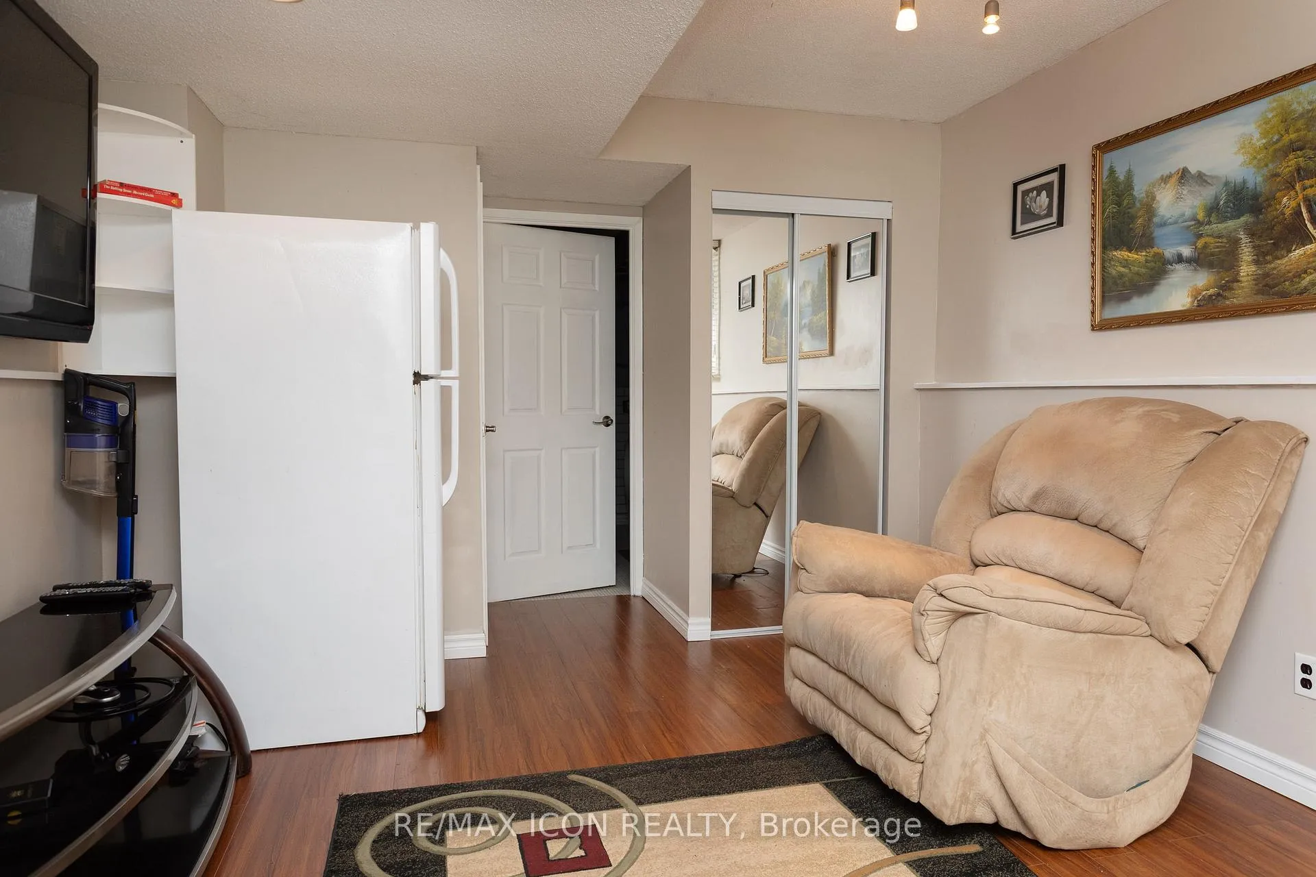 Photo 22 of 107 Roseneath Crescent, Kitchener — HOMEH