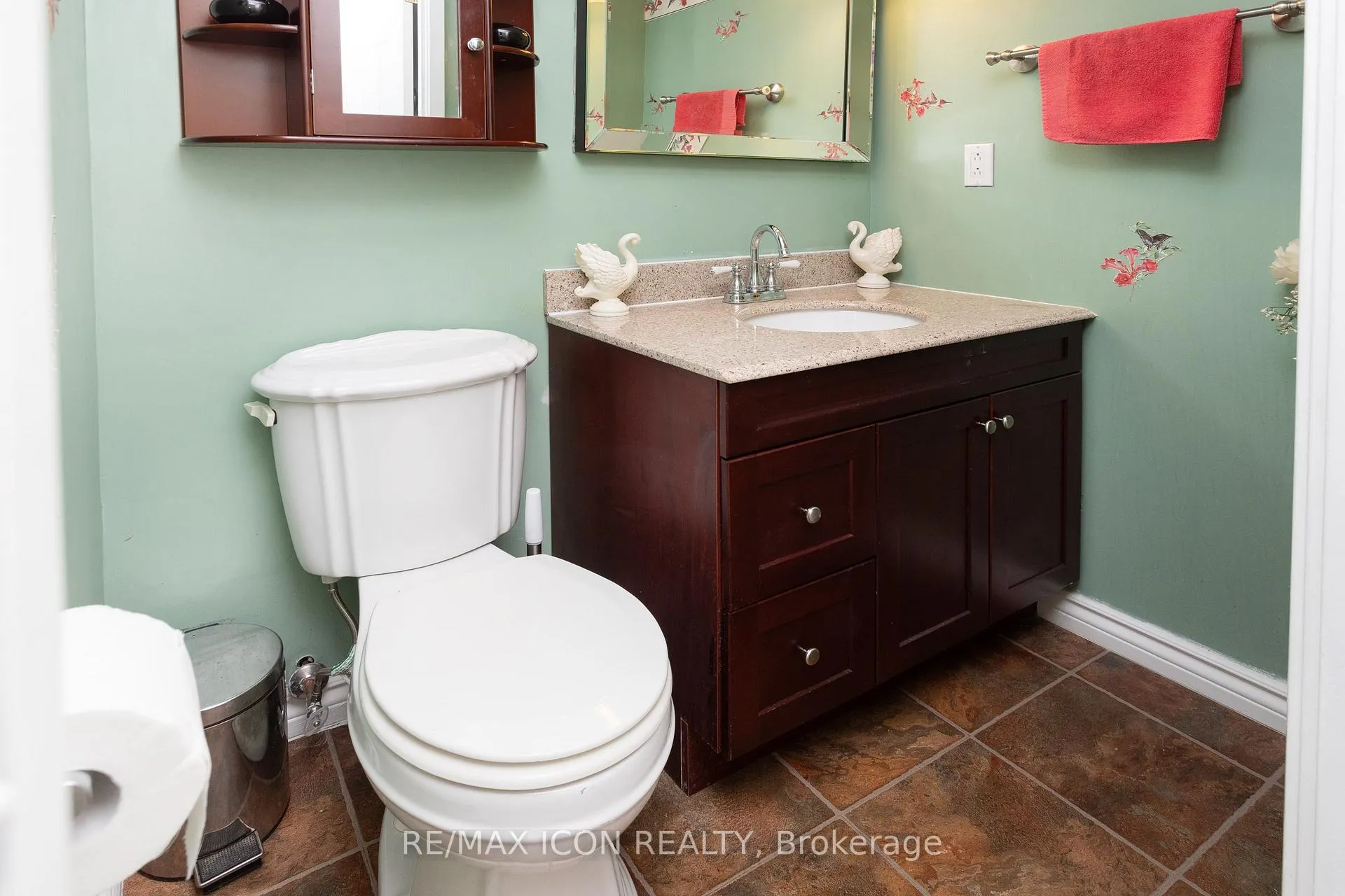Photo 24 of 107 Roseneath Crescent, Kitchener — HOMEH