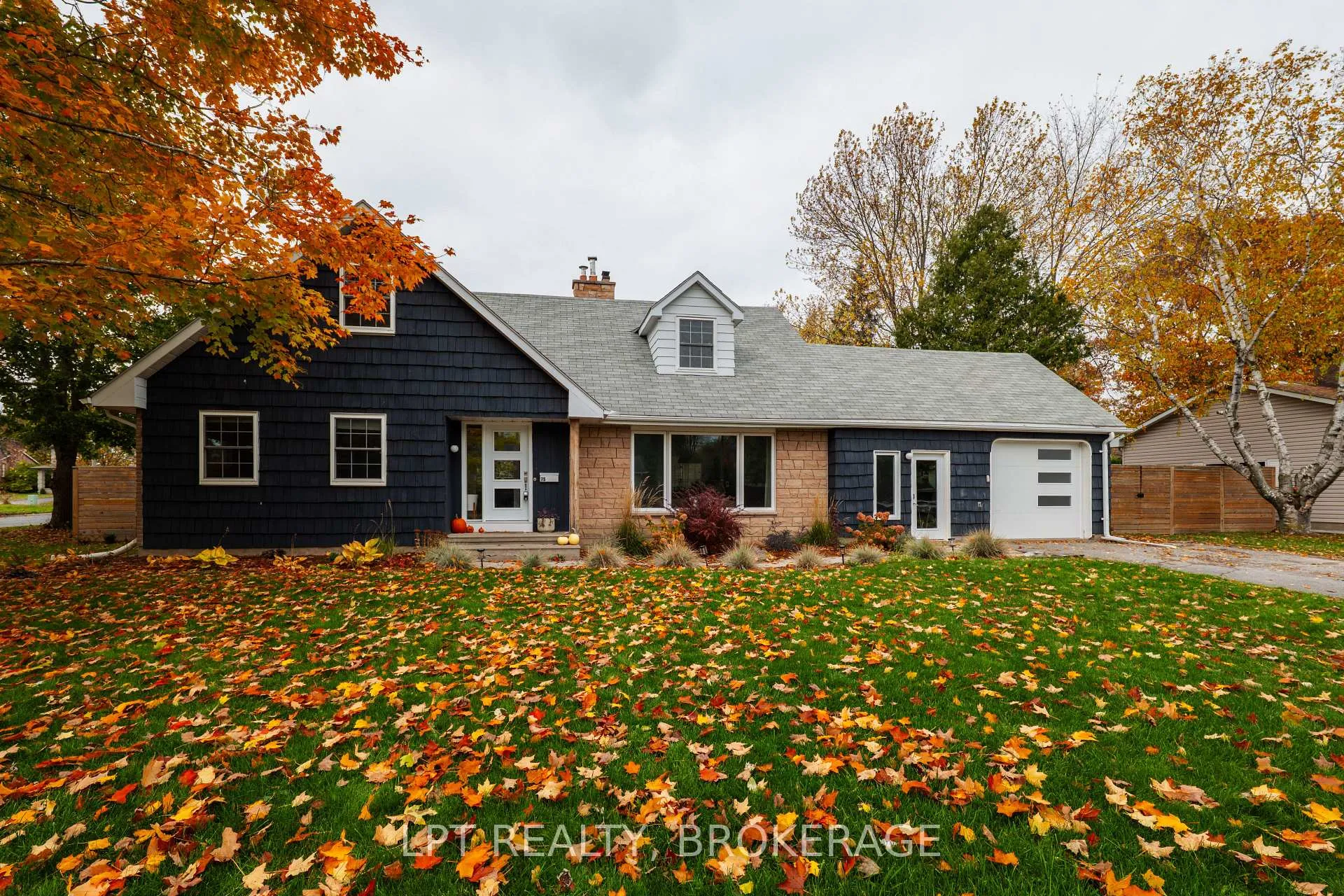 Photo 1 of 75 Silver Street, Kingston, Central City West — HOMEH