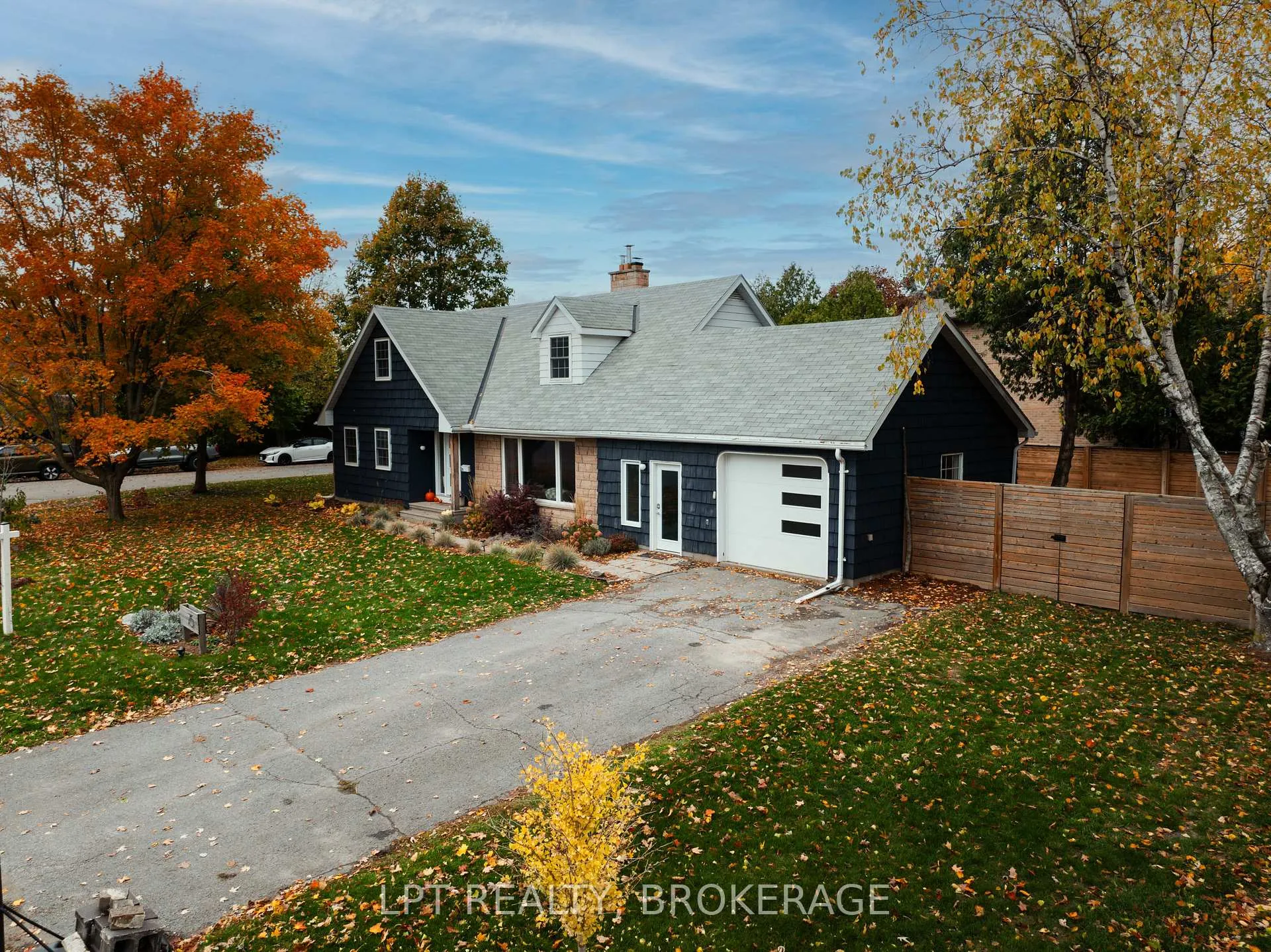 Photo 3 of 75 Silver Street, Kingston, Central City West — HOMEH