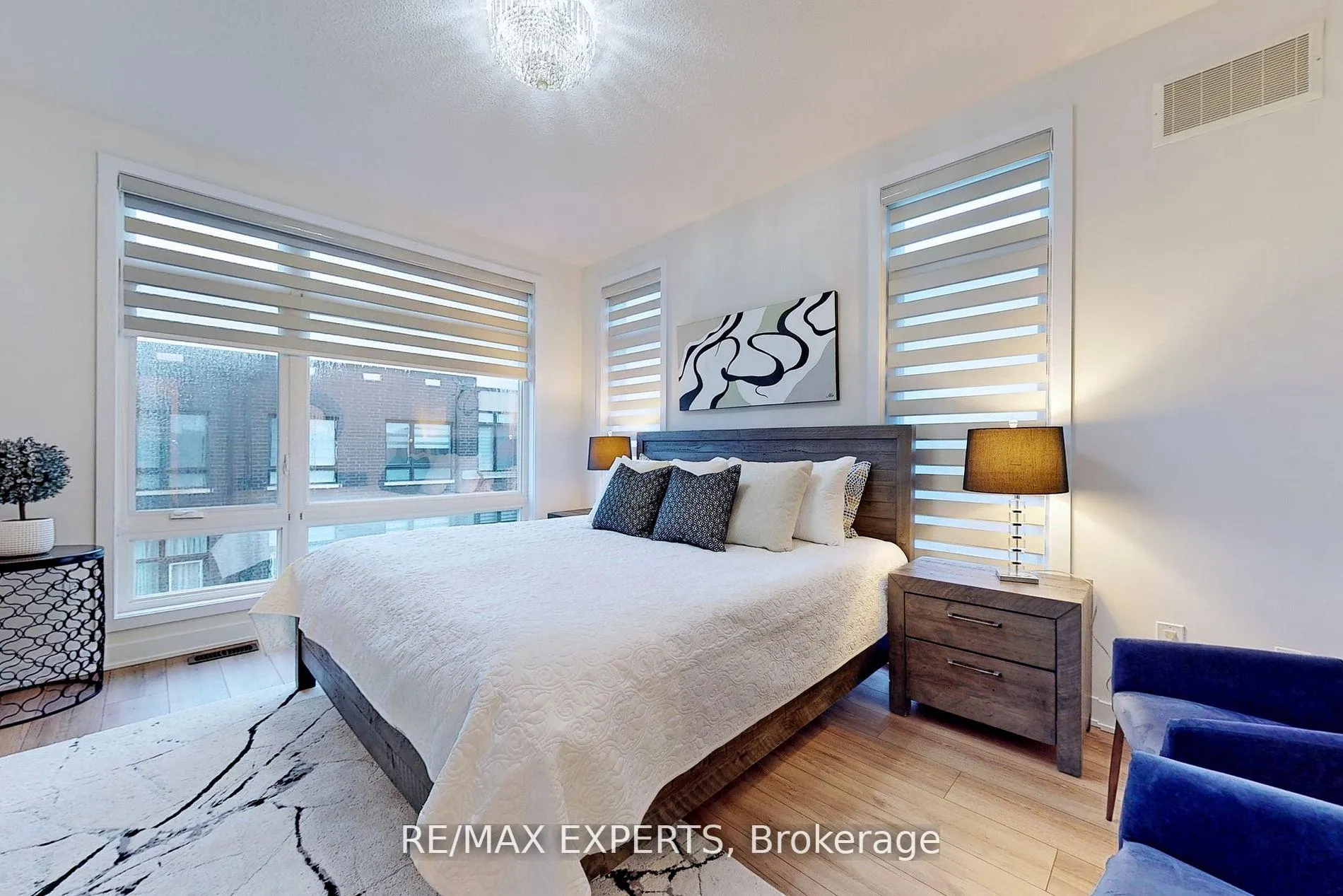 Photo 18 of 54 Carpaccio Avenue, Vaughan, Vellore Village — HOMEH