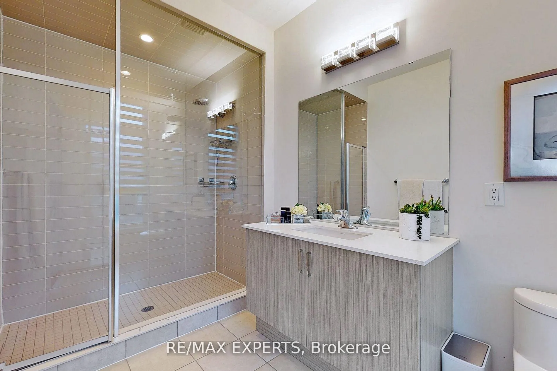 Photo 20 of 54 Carpaccio Avenue, Vaughan, Vellore Village — HOMEH