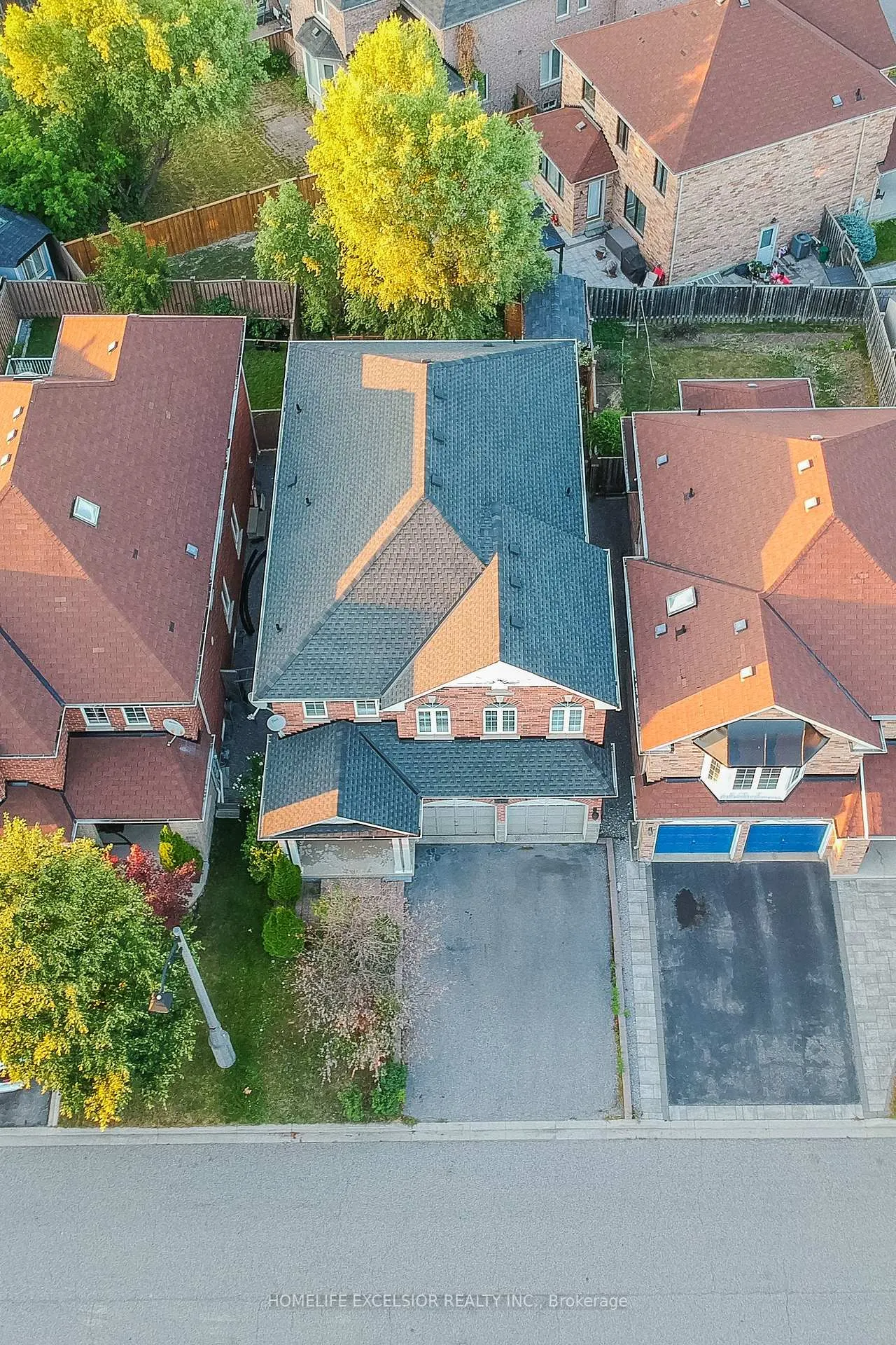 Photo 1 of 10 Kentview Crescent, Markham, Box Grove — HOMEH