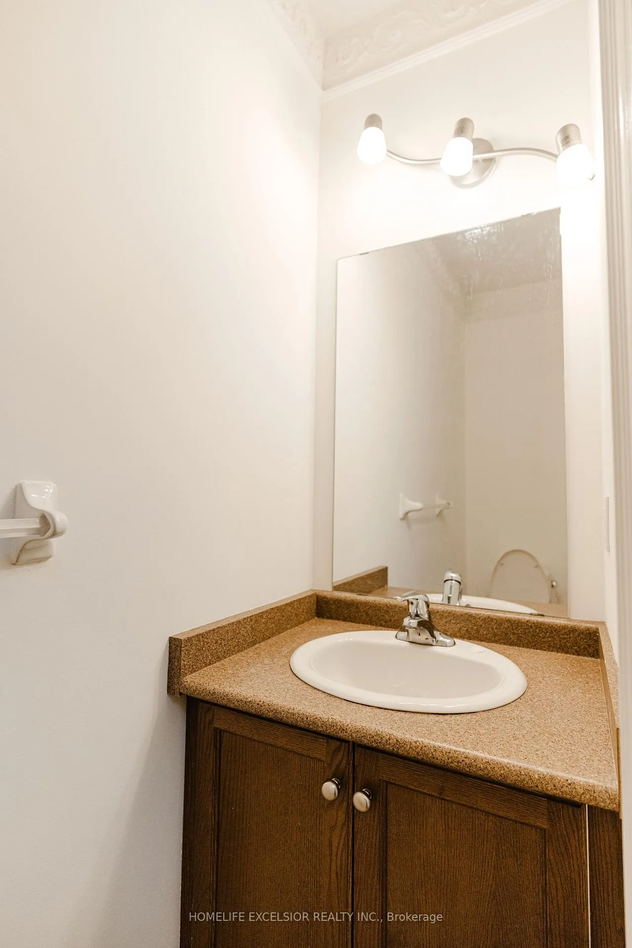 Photo 8 of 10 Kentview Crescent, Markham, Box Grove — HOMEH