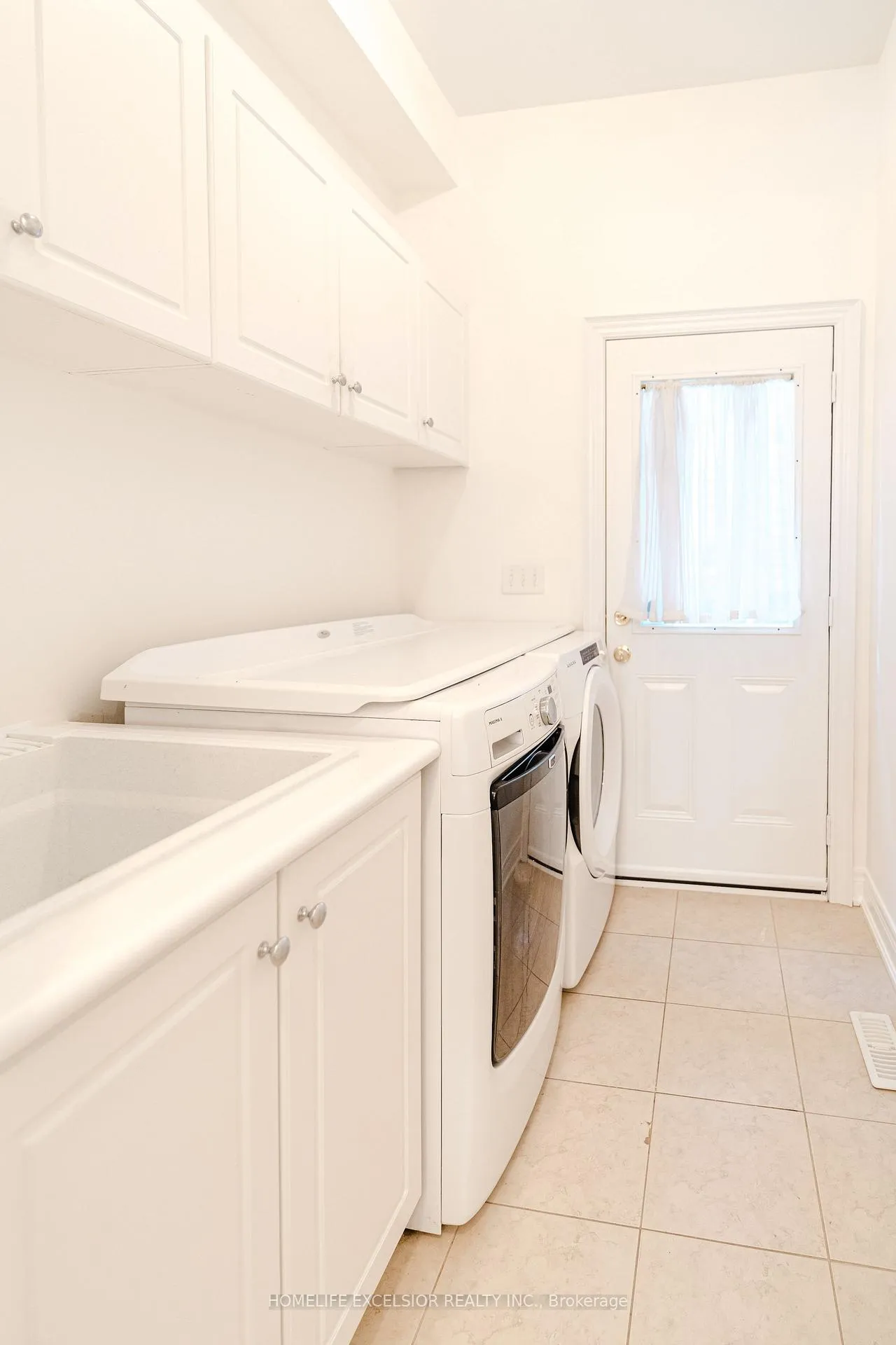 Photo 10 of 10 Kentview Crescent, Markham, Box Grove — HOMEH