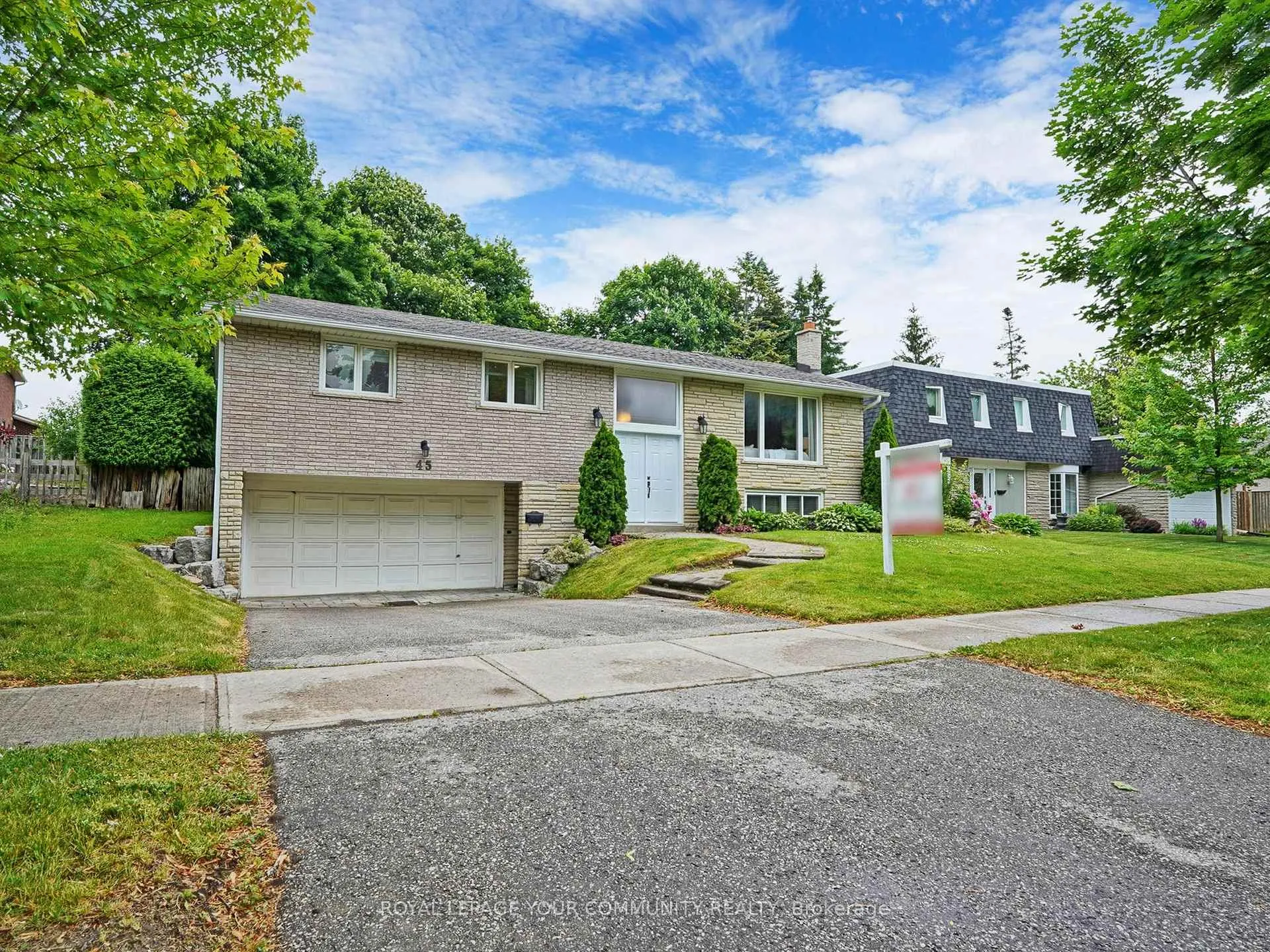 Photo 2 of 45 Squire Baker's Lane, Markham, Sherwood-Amberglen — HOMEH