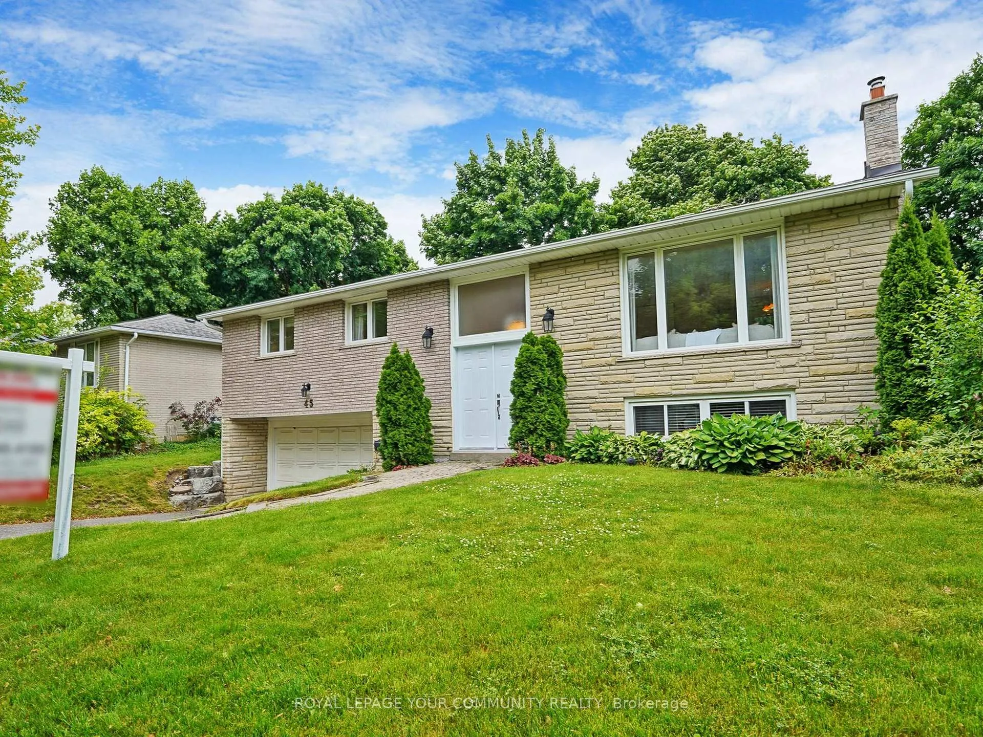Photo 3 of 45 Squire Baker's Lane, Markham, Sherwood-Amberglen — HOMEH