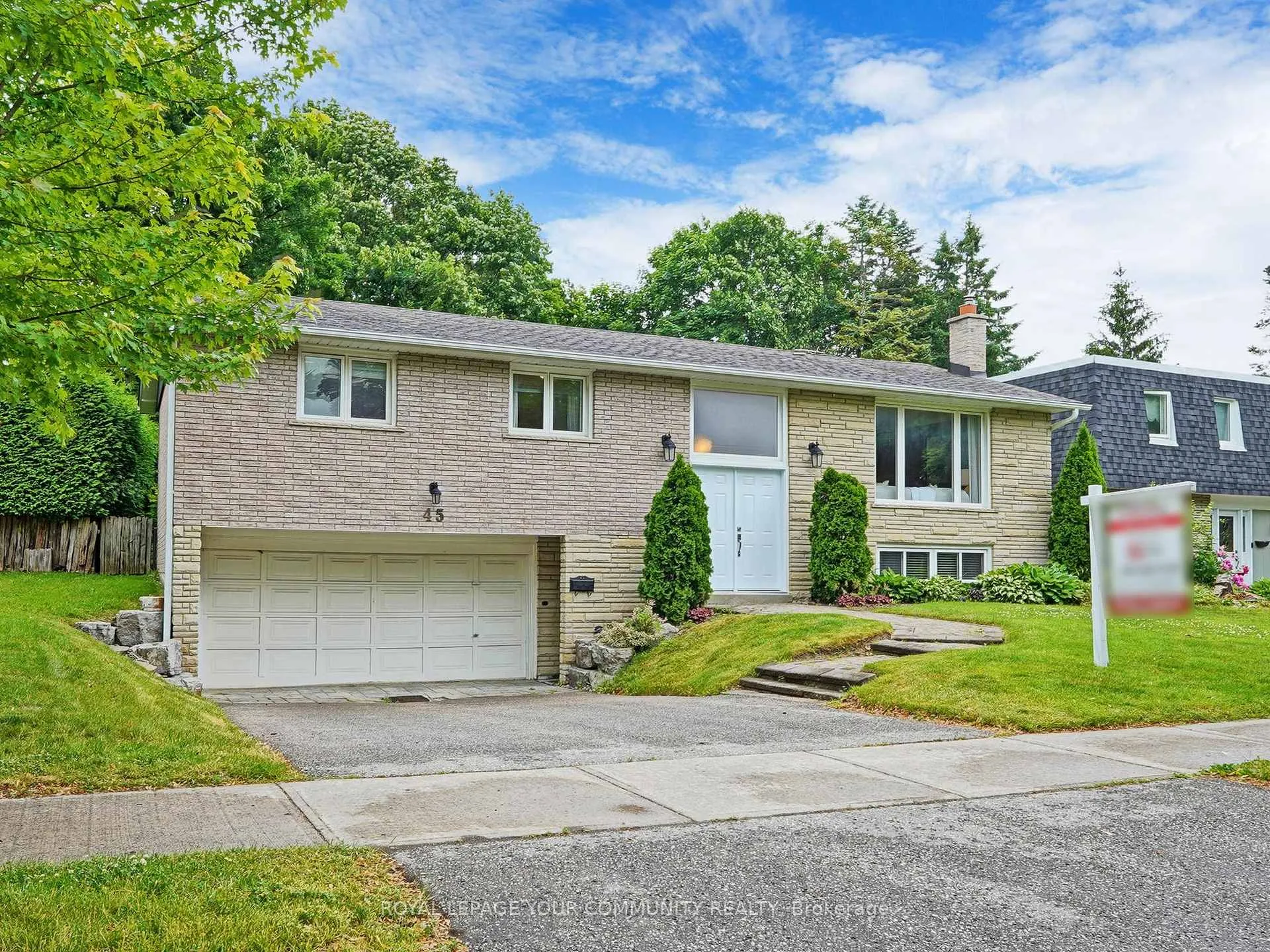 Photo 4 of 45 Squire Baker's Lane, Markham, Sherwood-Amberglen — HOMEH