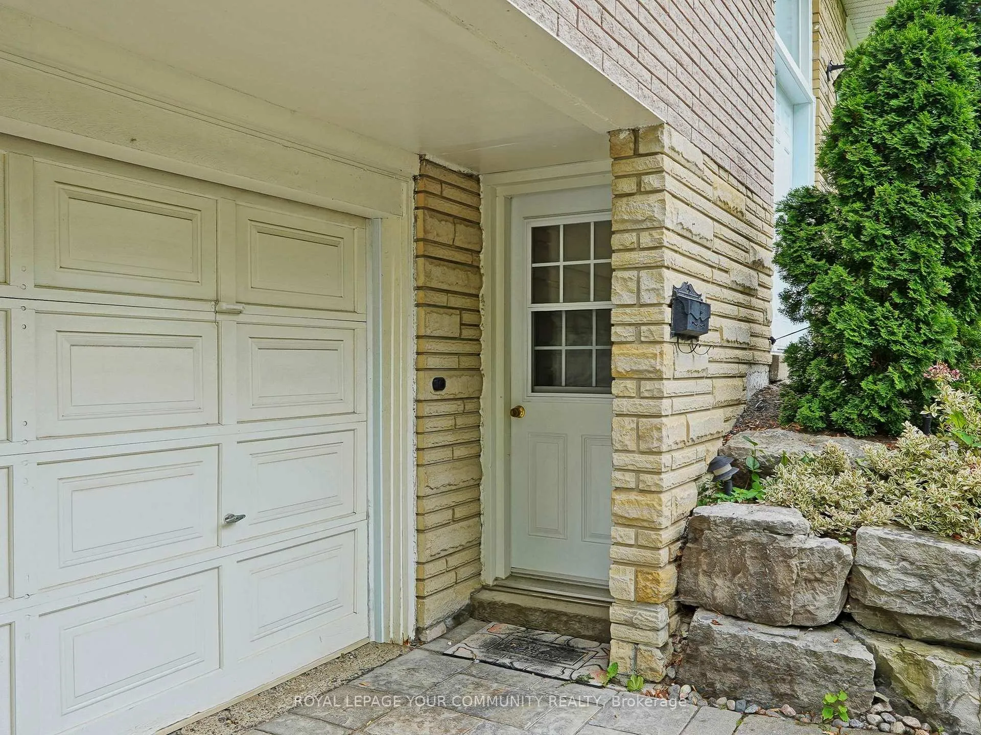 Photo 7 of 45 Squire Baker's Lane, Markham, Sherwood-Amberglen — HOMEH