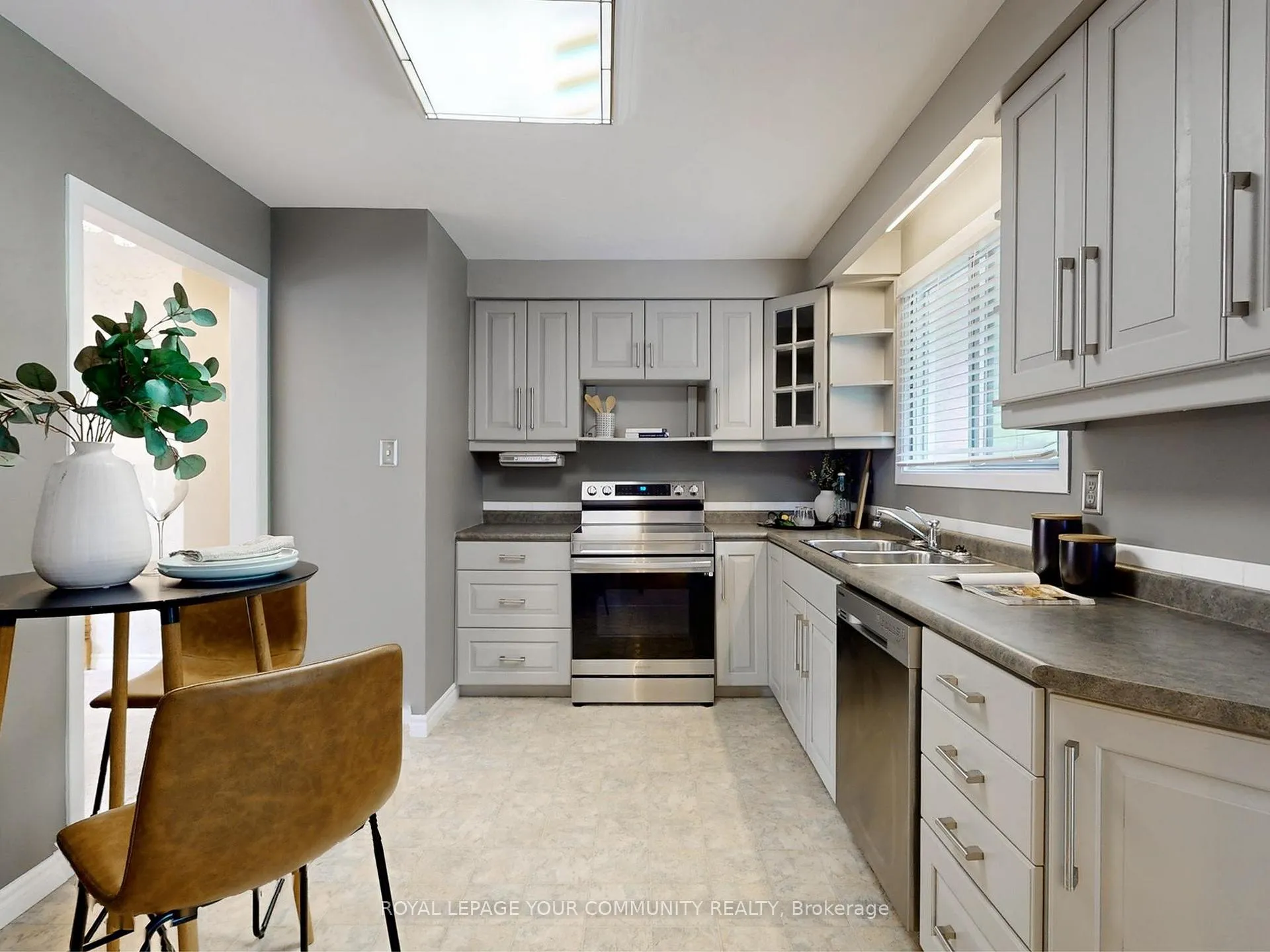 Photo 17 of 45 Squire Baker's Lane, Markham, Sherwood-Amberglen — HOMEH
