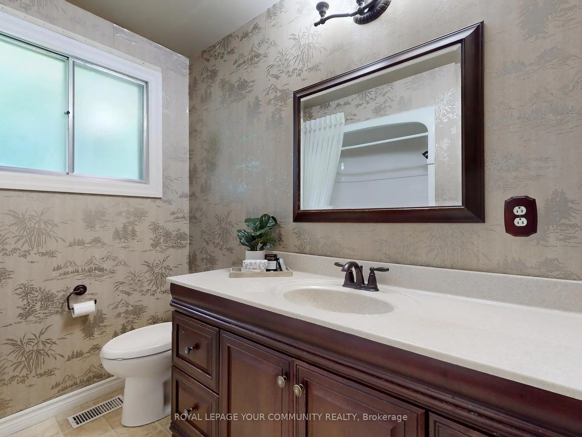 Photo 32 of 45 Squire Baker's Lane, Markham, Sherwood-Amberglen — HOMEH