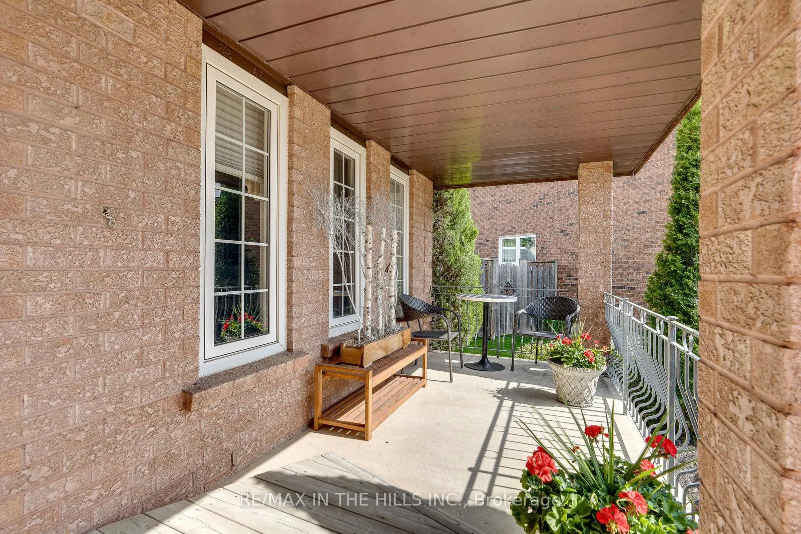 Photo 3 of 275 Triton Avenue, Vaughan, West Woodbridge — HOMEH
