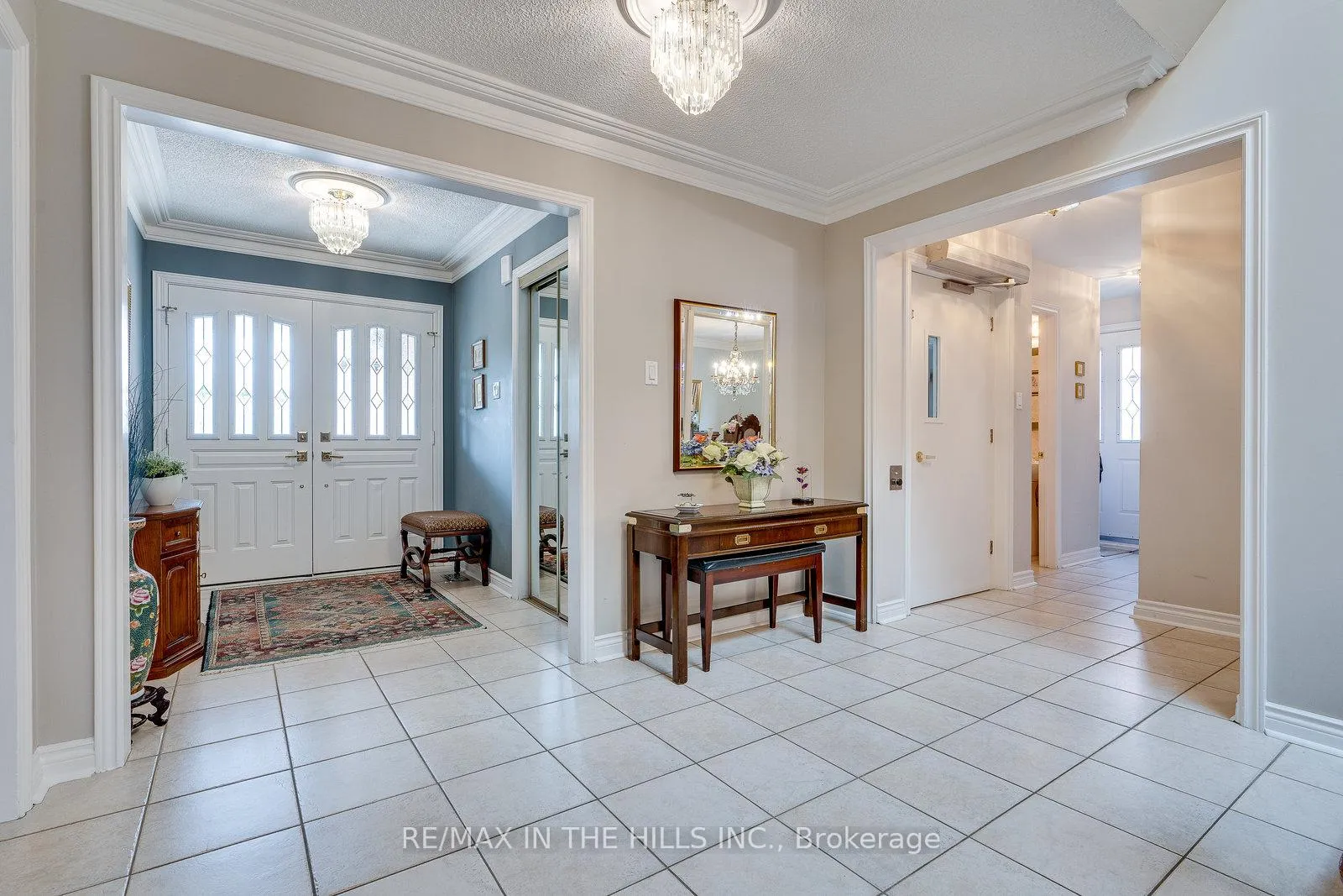 Photo 4 of 275 Triton Avenue, Vaughan, West Woodbridge — HOMEH
