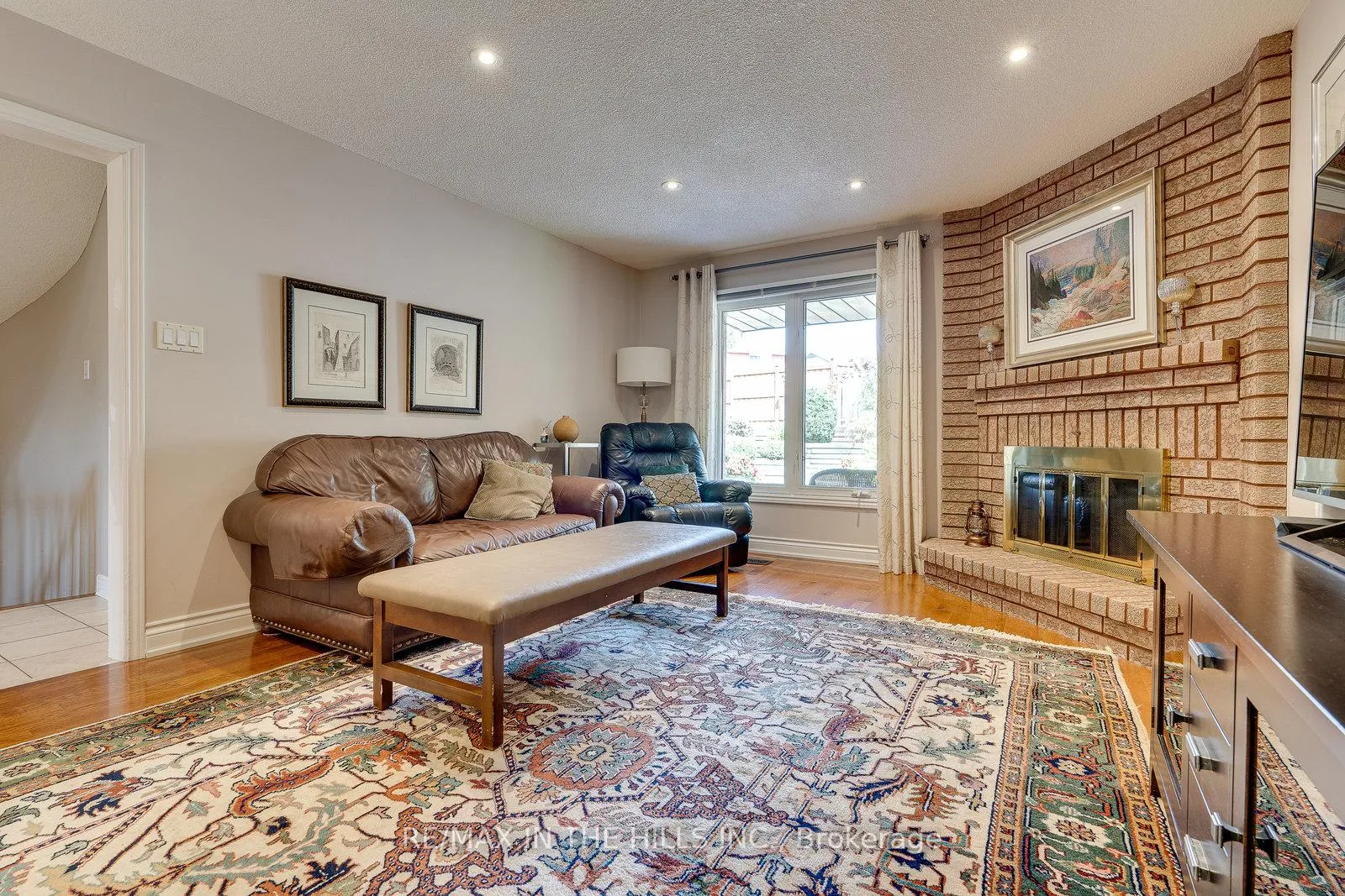 Photo 9 of 275 Triton Avenue, Vaughan, West Woodbridge — HOMEH