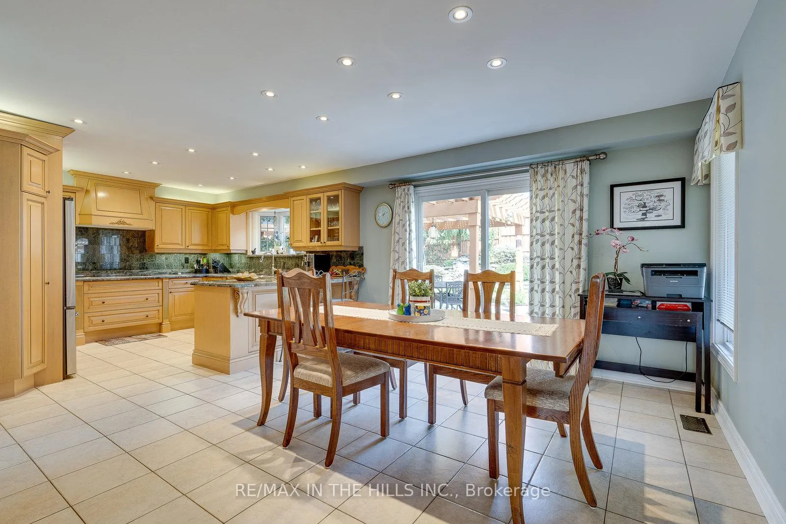 Photo 10 of 275 Triton Avenue, Vaughan, West Woodbridge — HOMEH