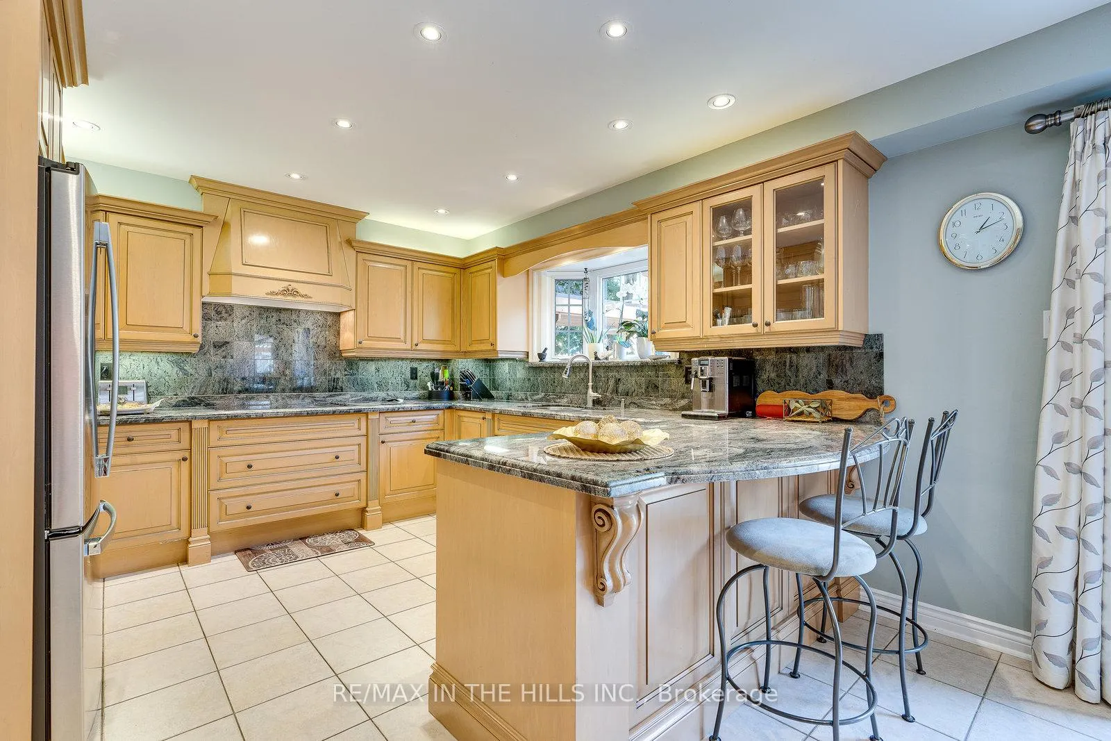Photo 12 of 275 Triton Avenue, Vaughan, West Woodbridge — HOMEH