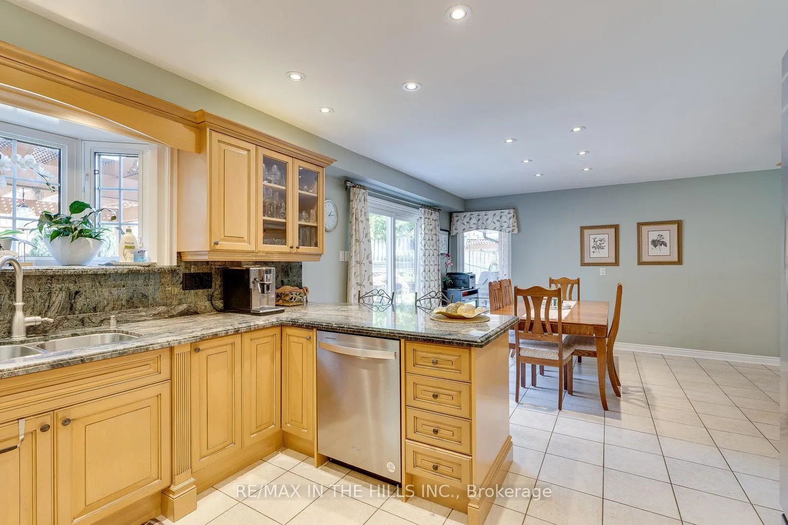 Photo 14 of 275 Triton Avenue, Vaughan, West Woodbridge — HOMEH