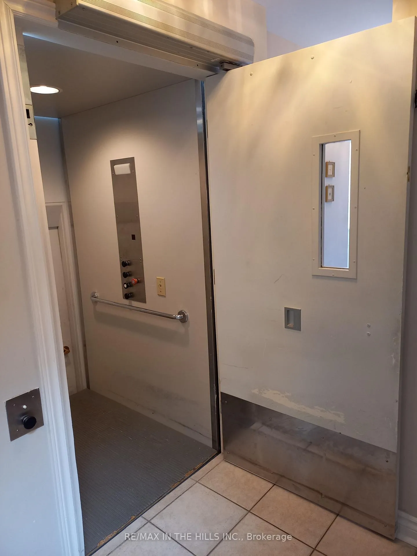 Photo 33 of 275 Triton Avenue, Vaughan, West Woodbridge — HOMEH