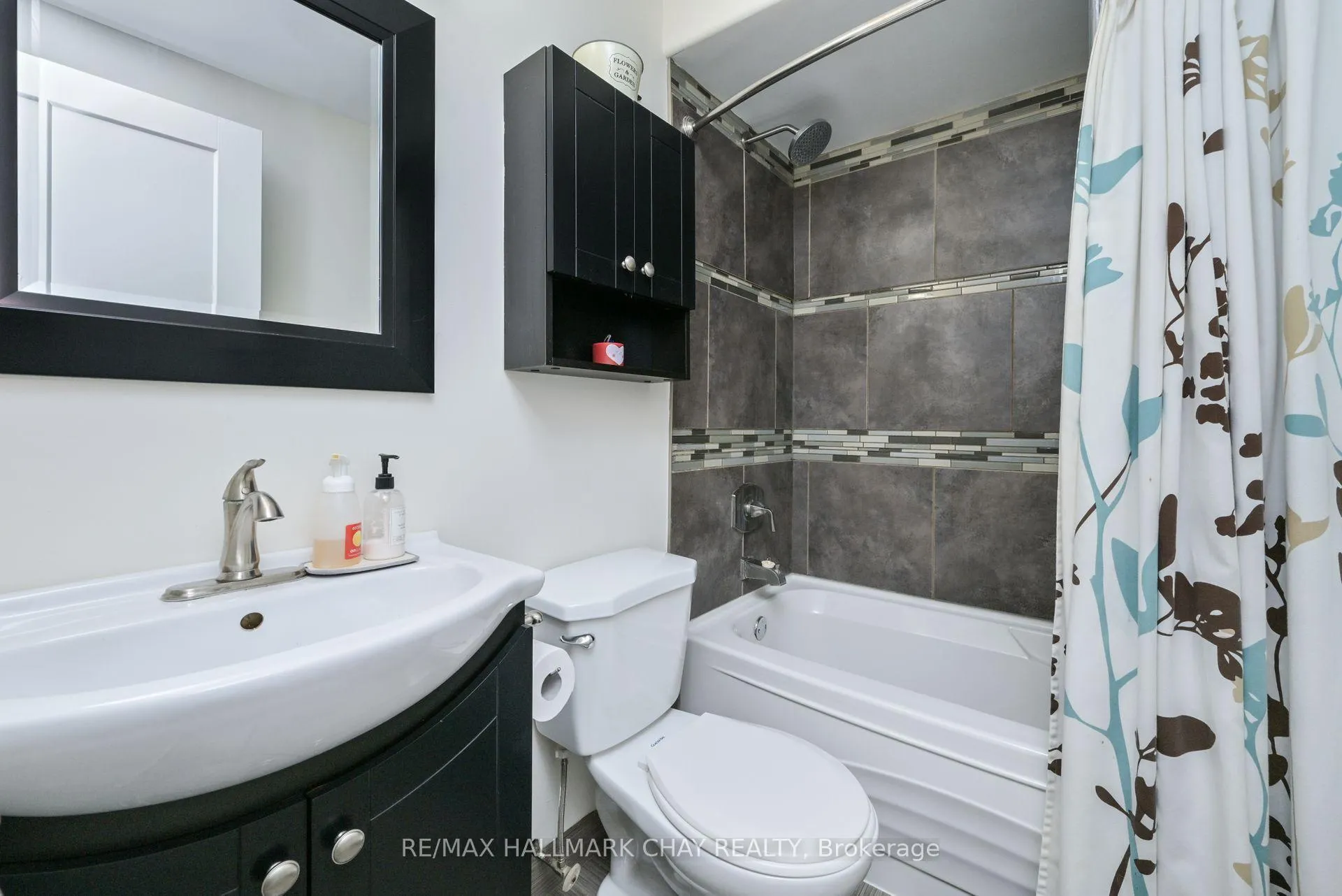 Photo 20 of 135 Heydon Avenue, New Tecumseth, Alliston — HOMEH